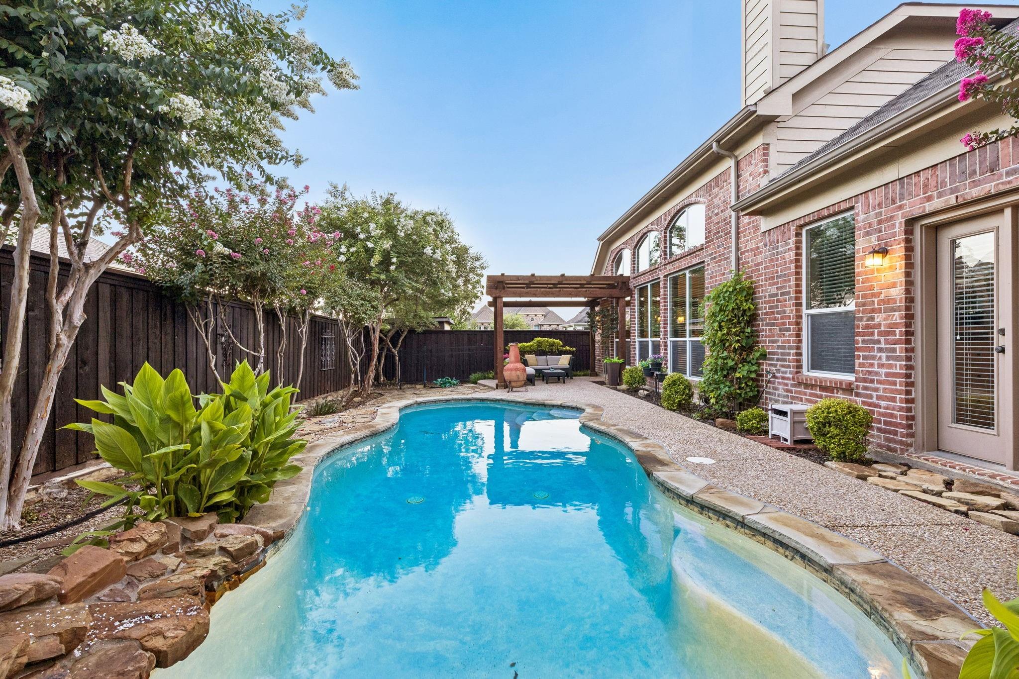 main property photo 33
