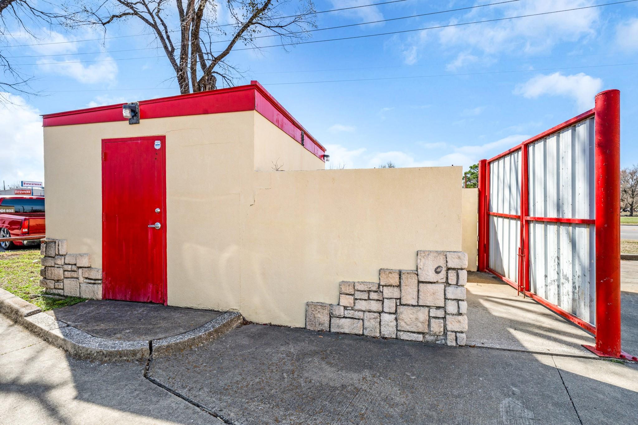 main property photo 35