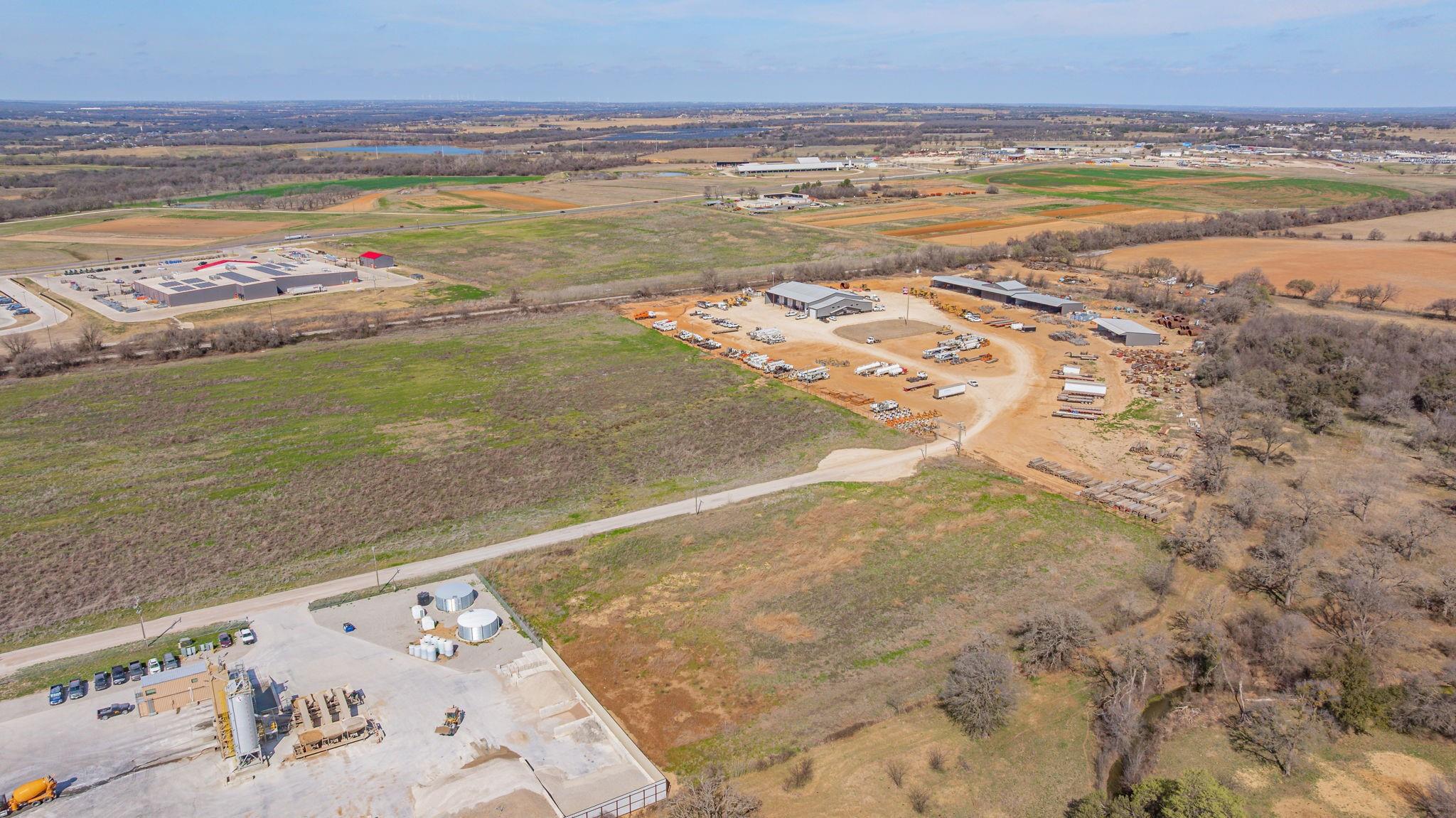 main property photo 16