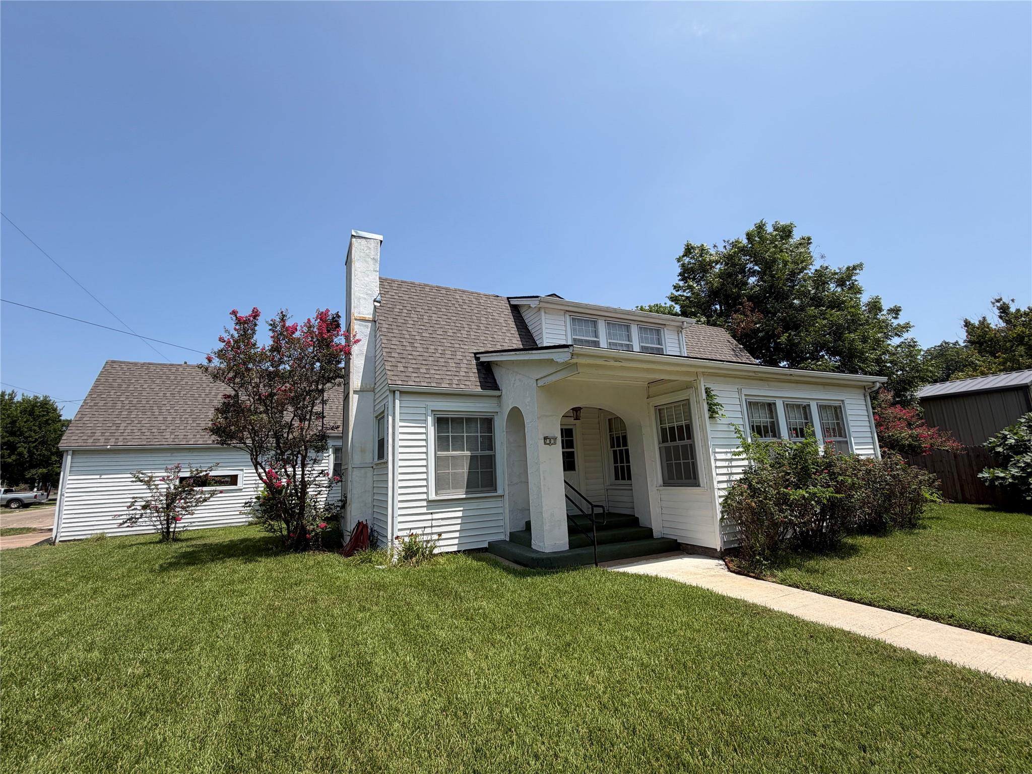 main property photo 6