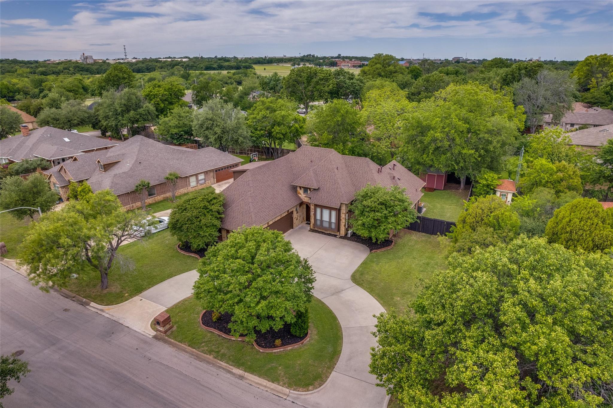 main property photo 31