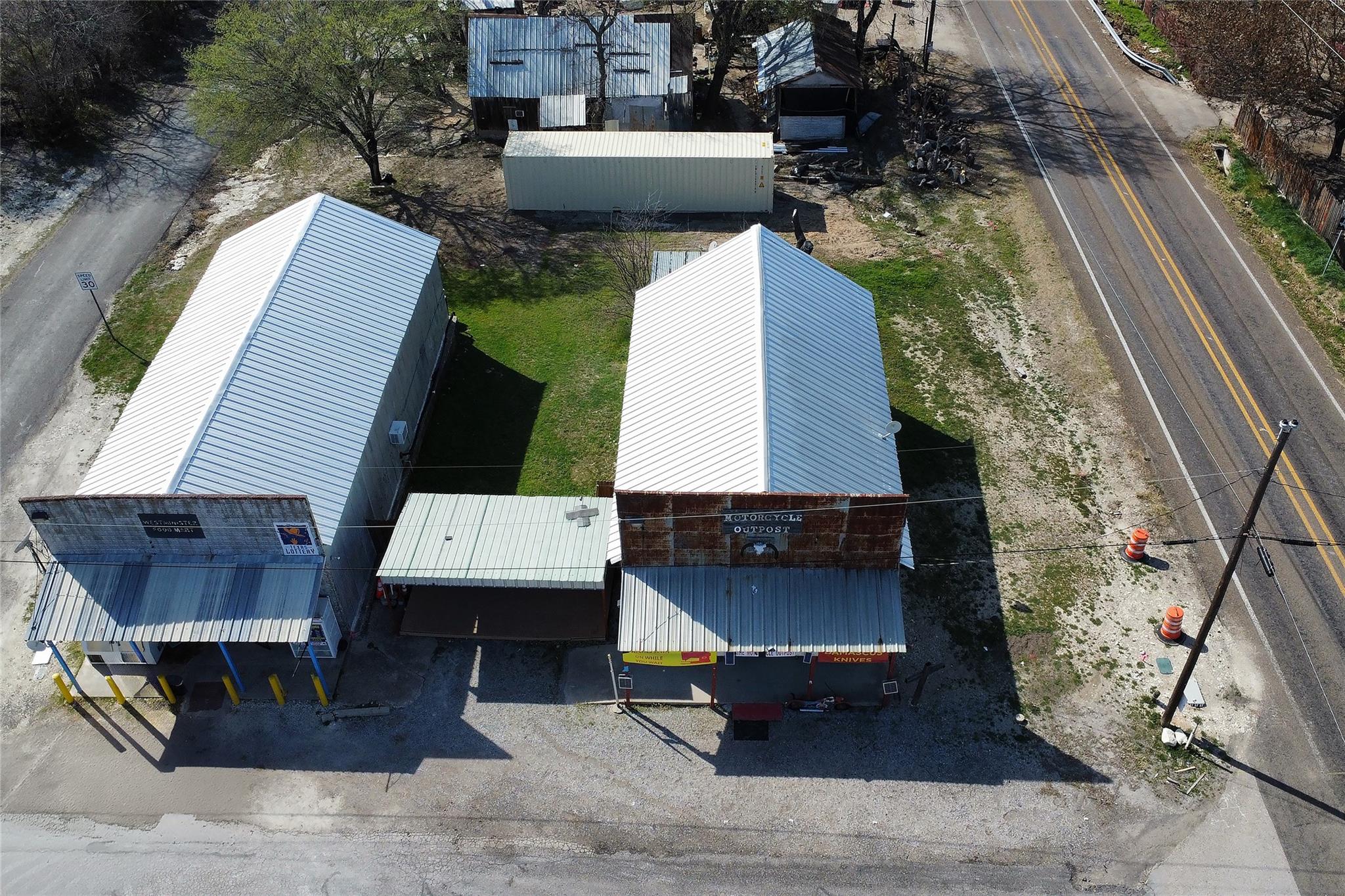 main property photo 11
