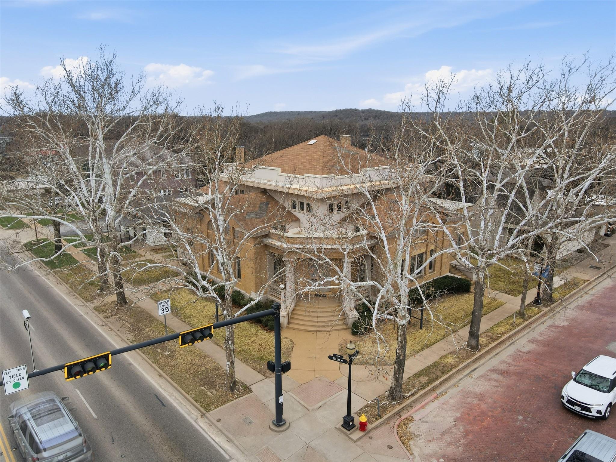 main property photo 17