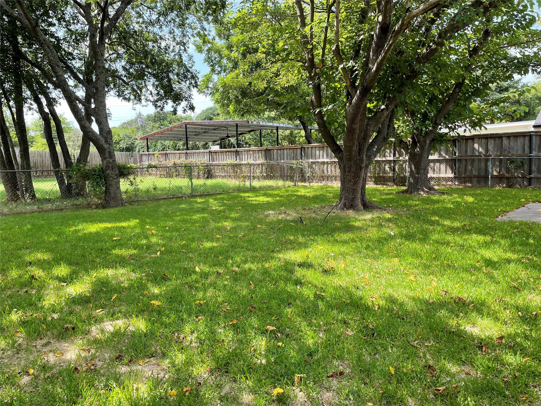 main property photo 16