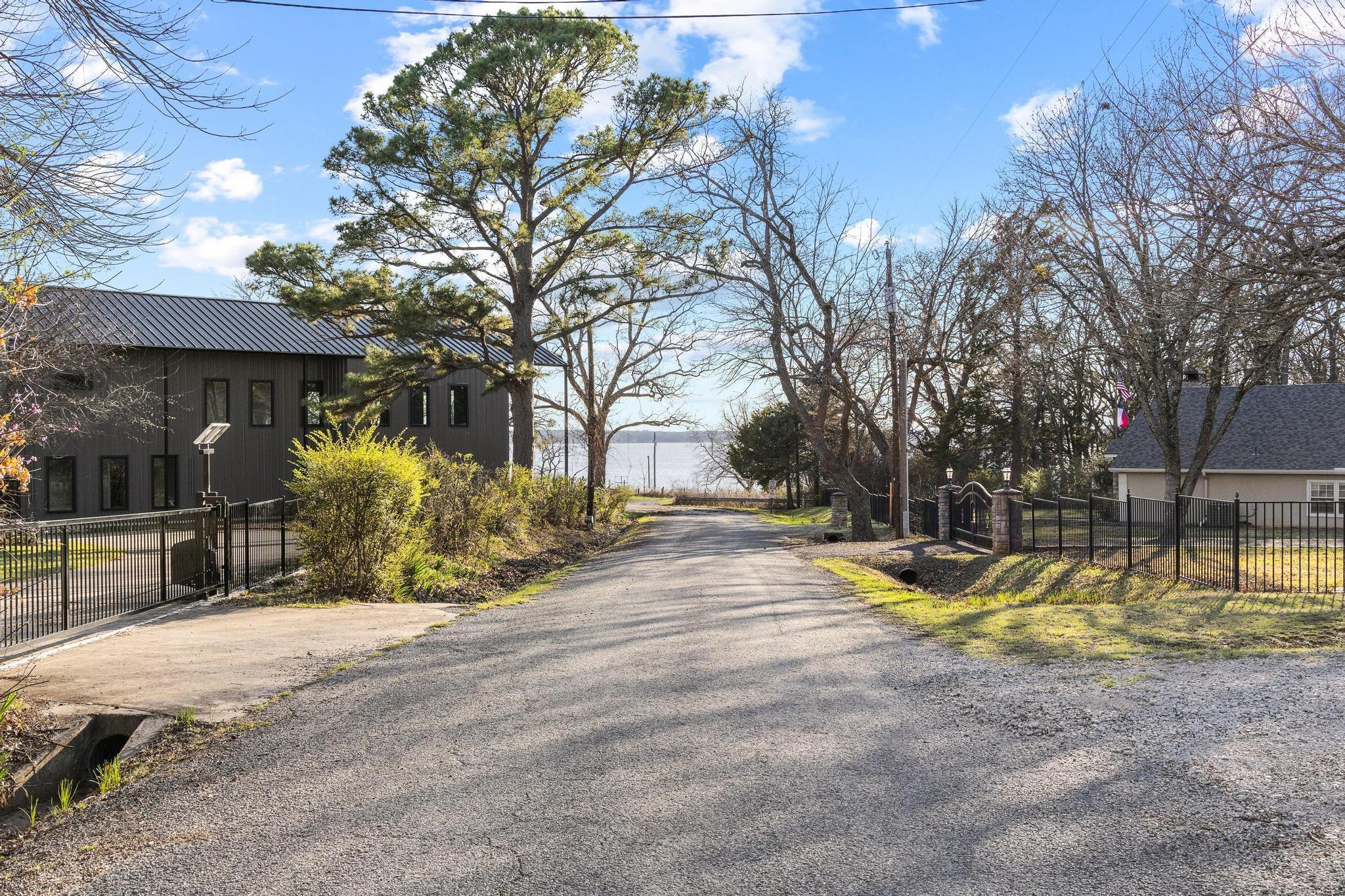 main property photo 32