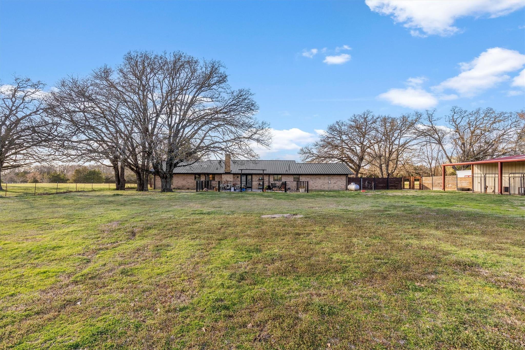 main property photo 30