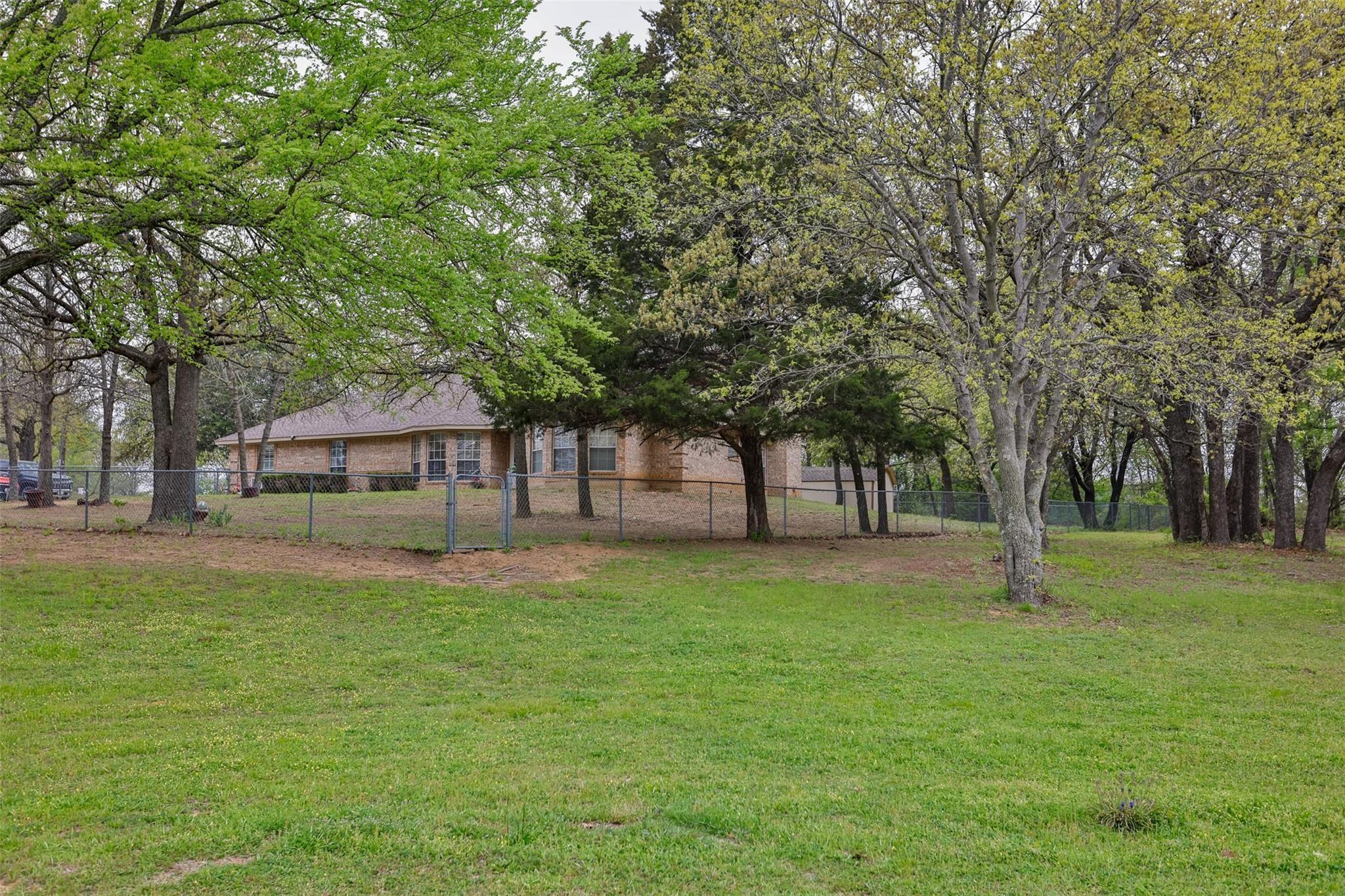 main property photo 28