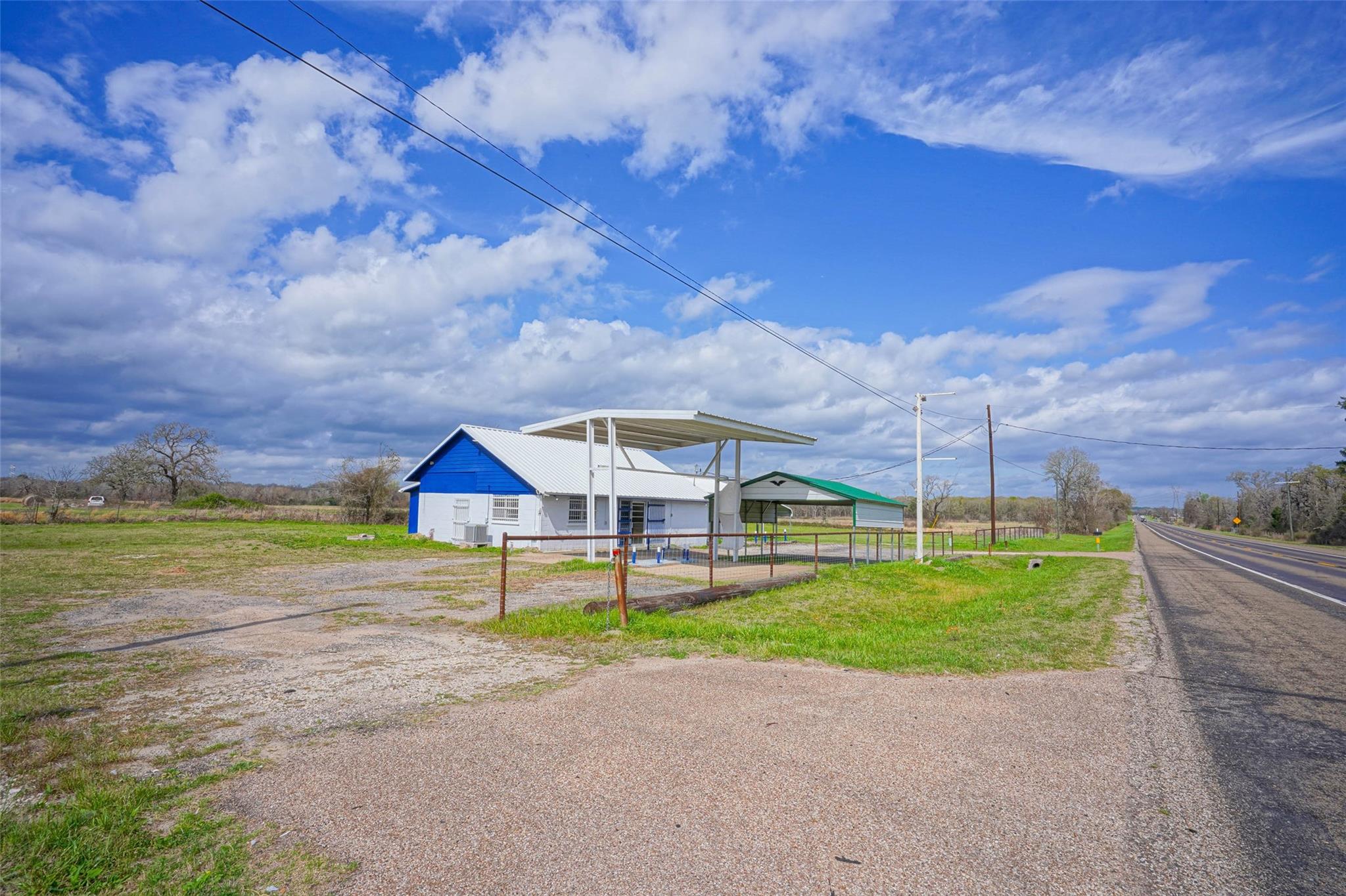 main property photo 3