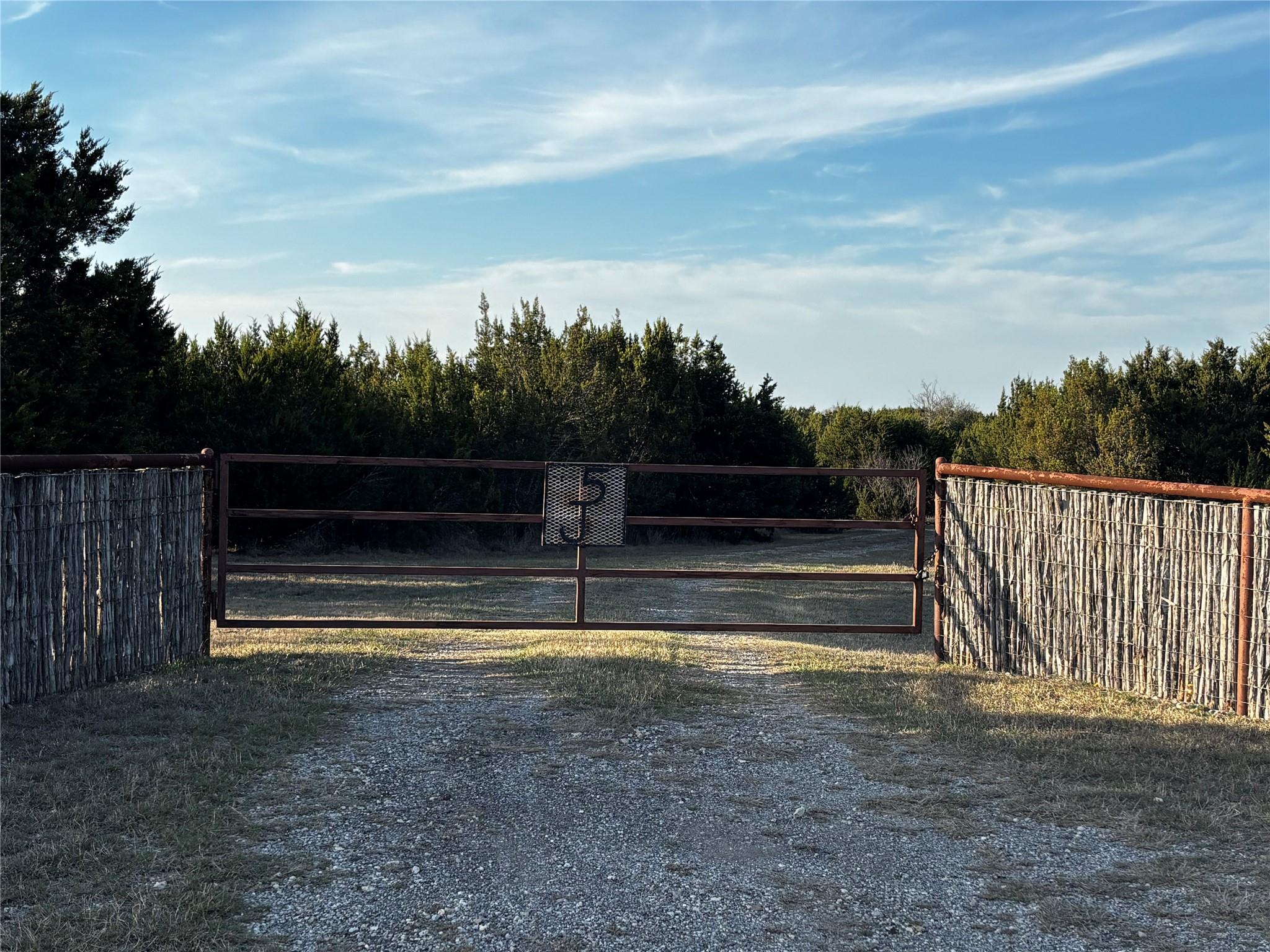 main property photo 16