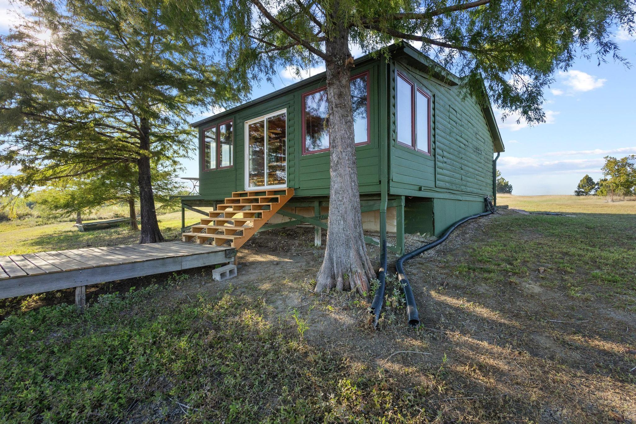 main property photo 28