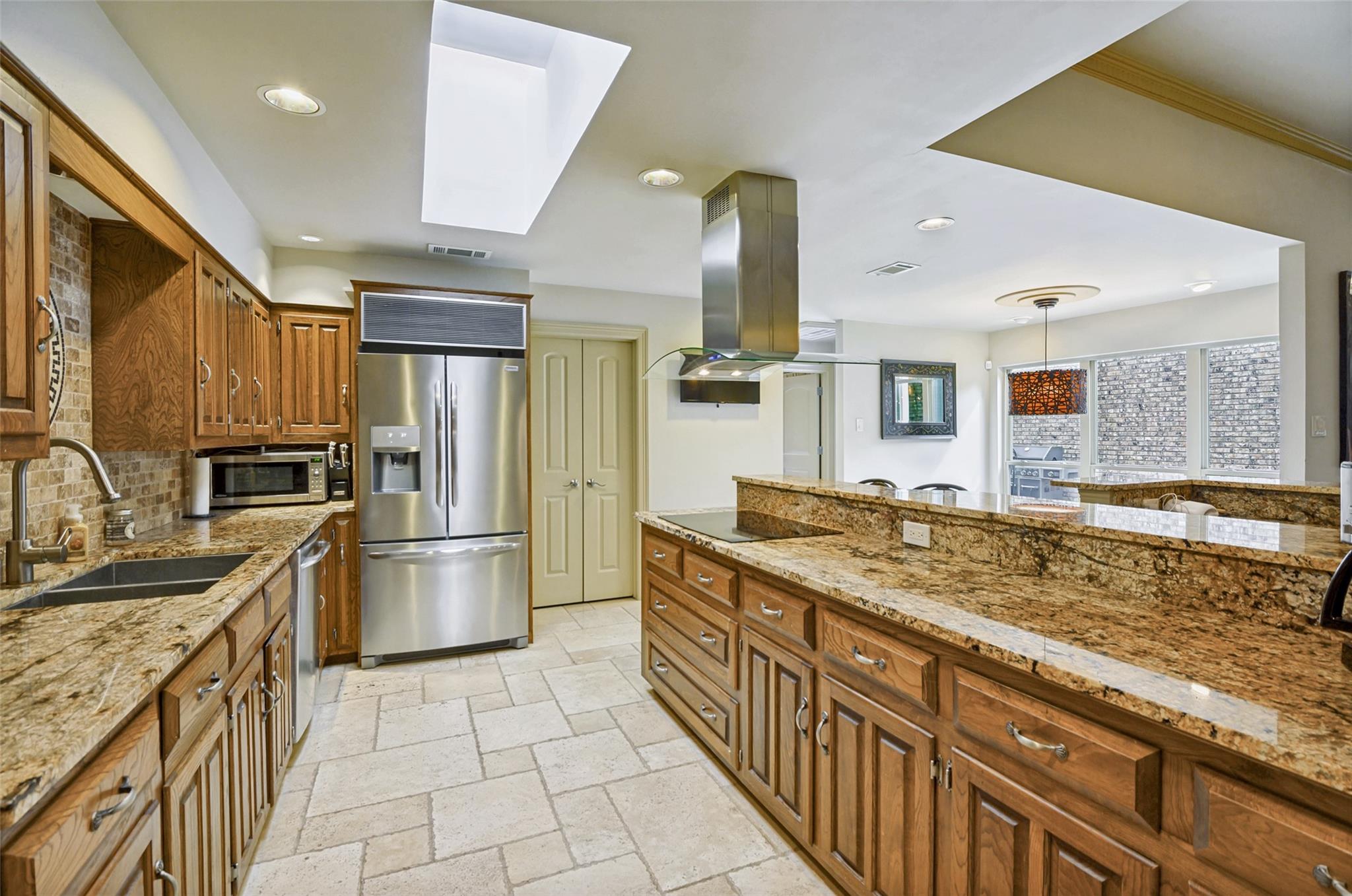 main property photo 13