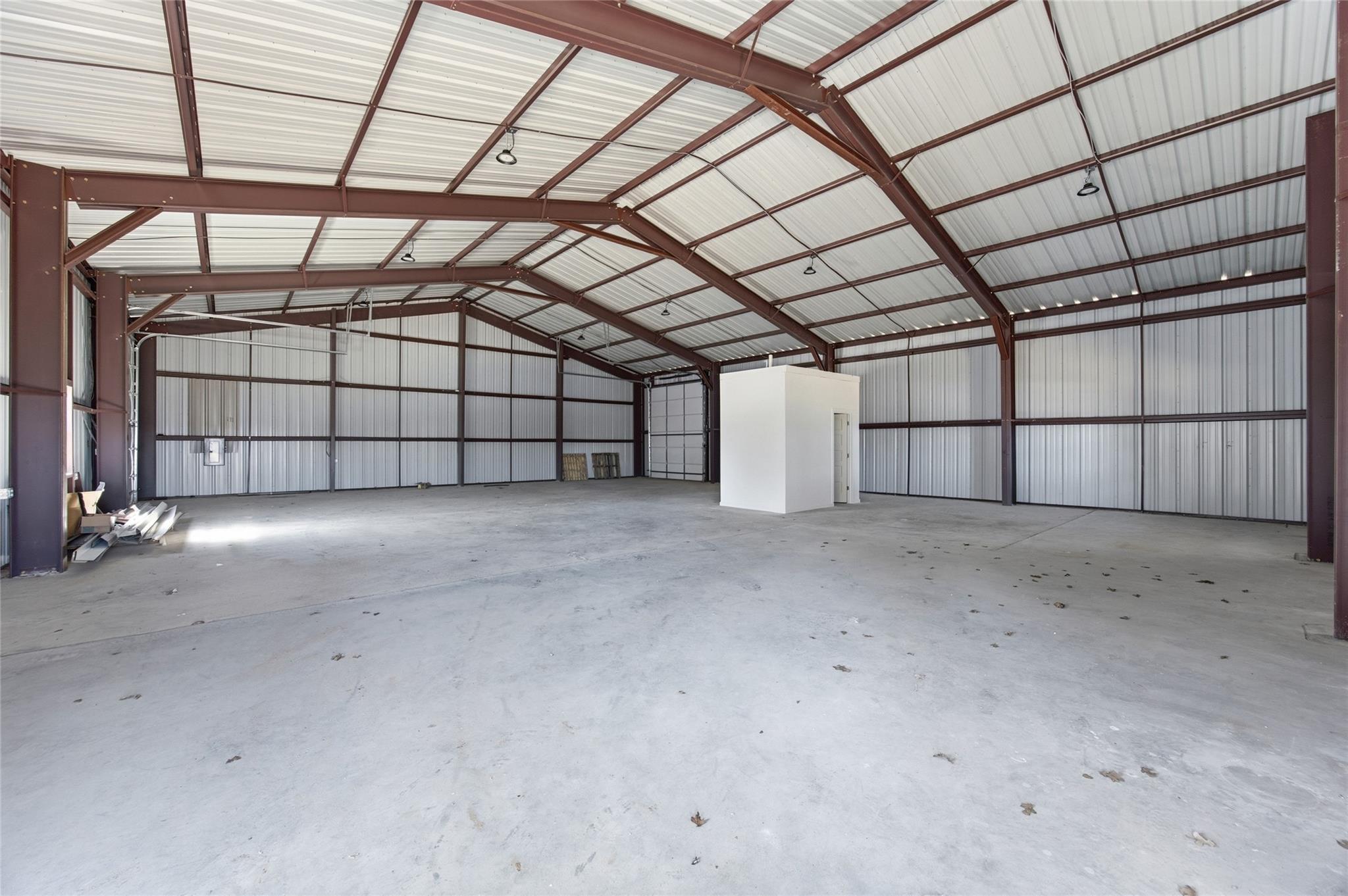 main property photo 34