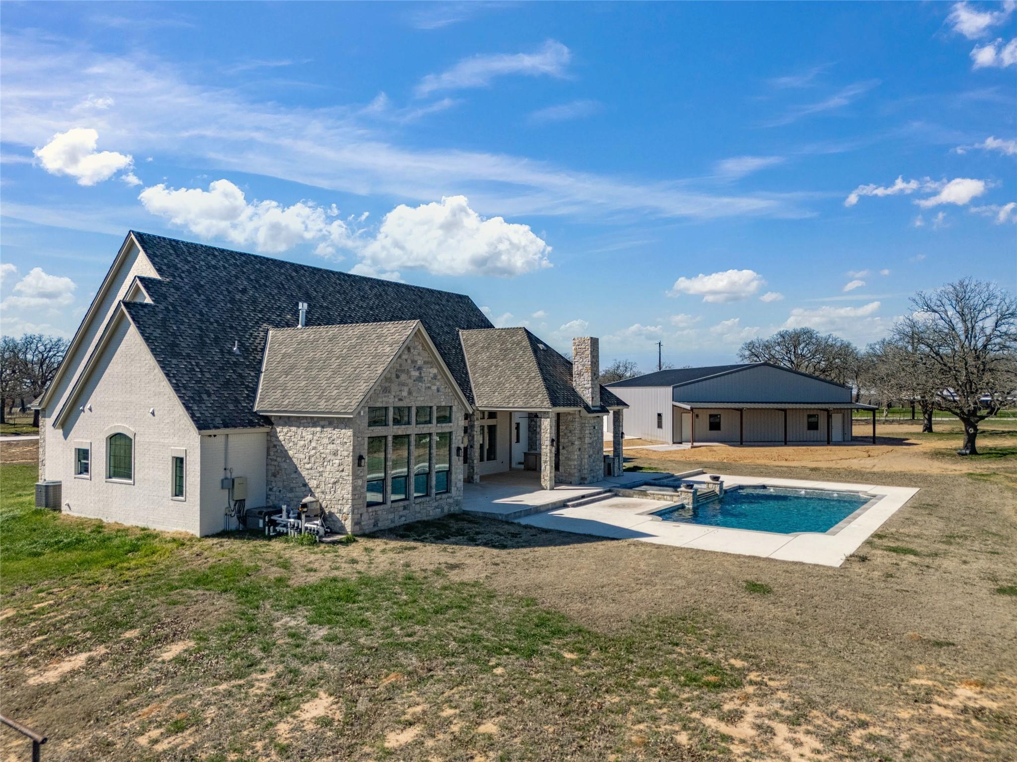 main property photo 35