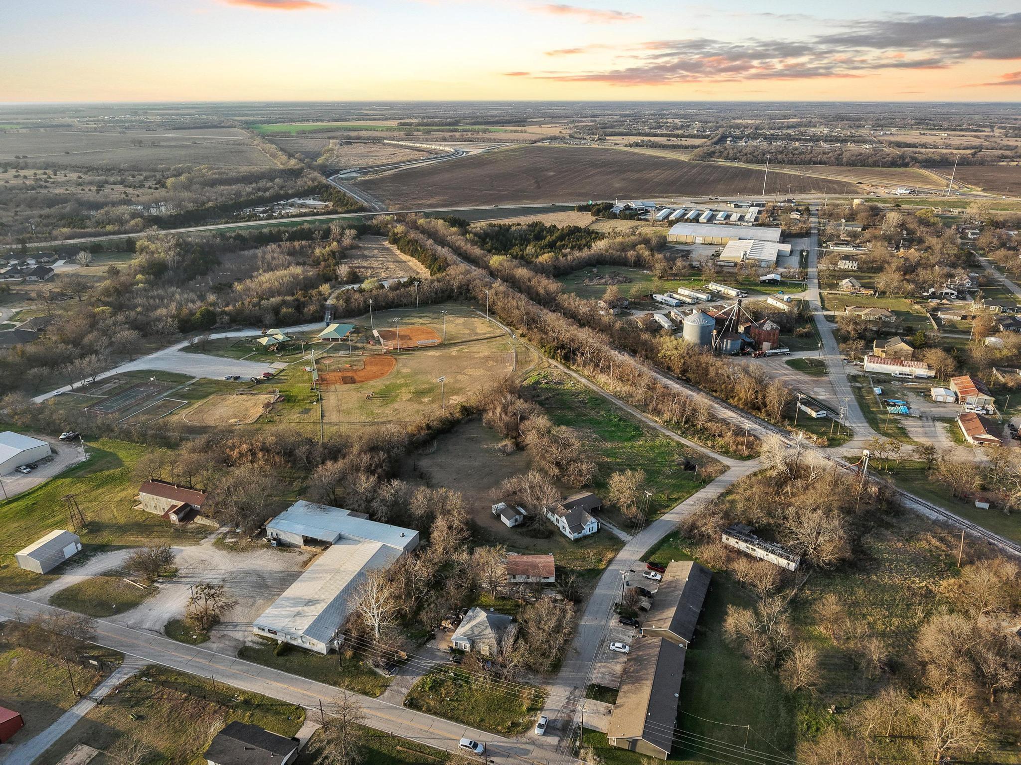 main property photo 12