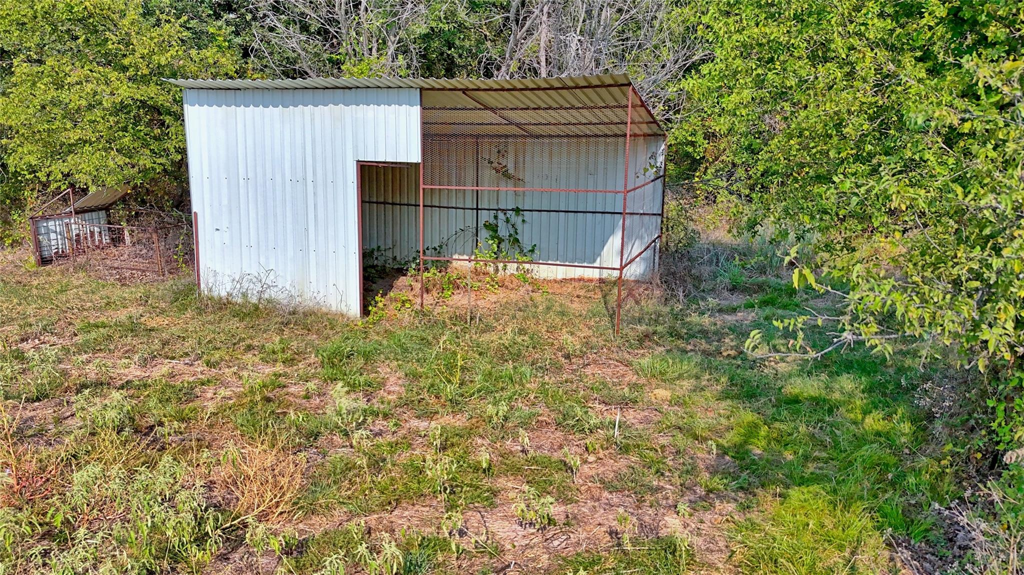 main property photo 10