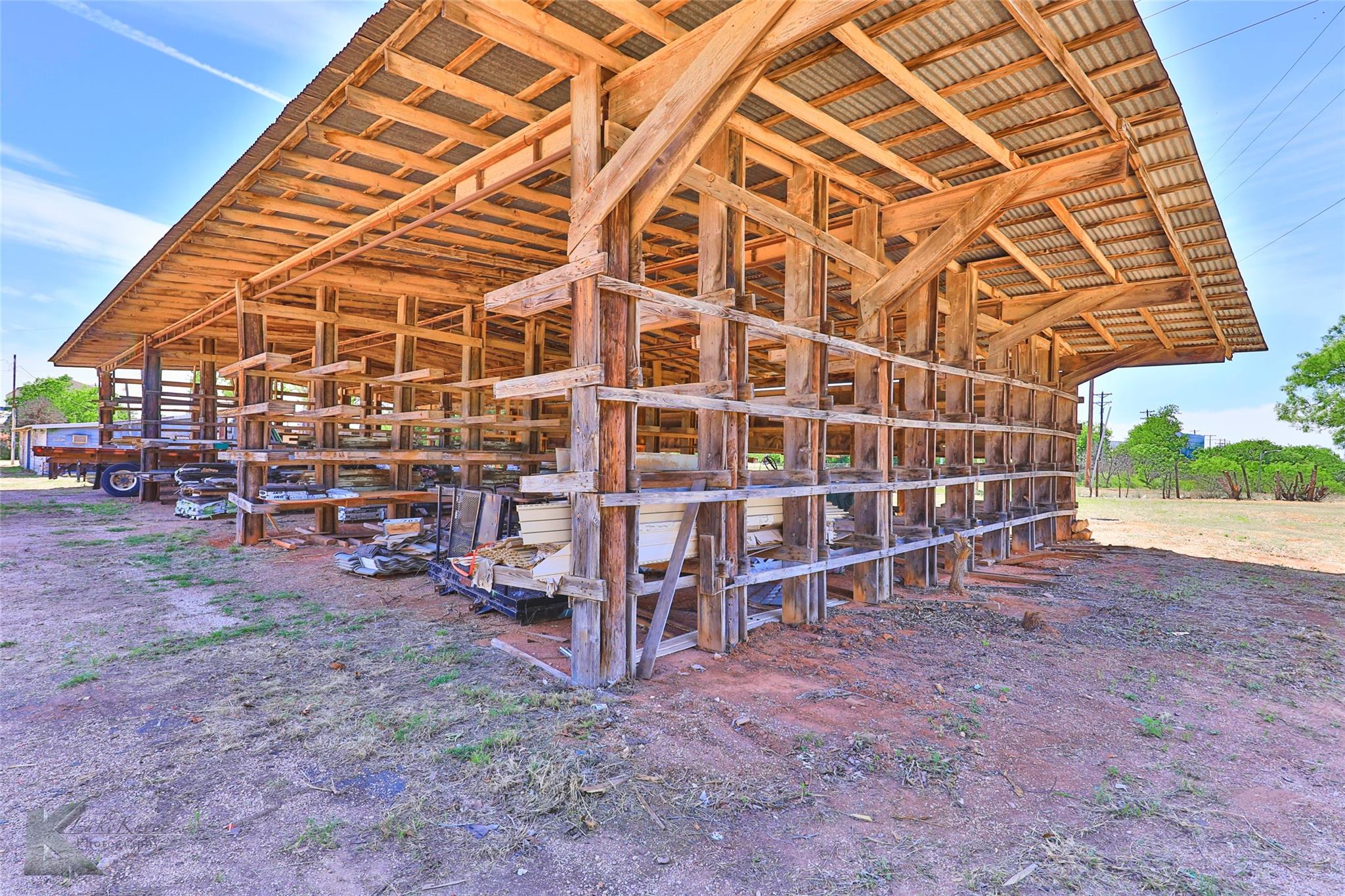 main property photo 13
