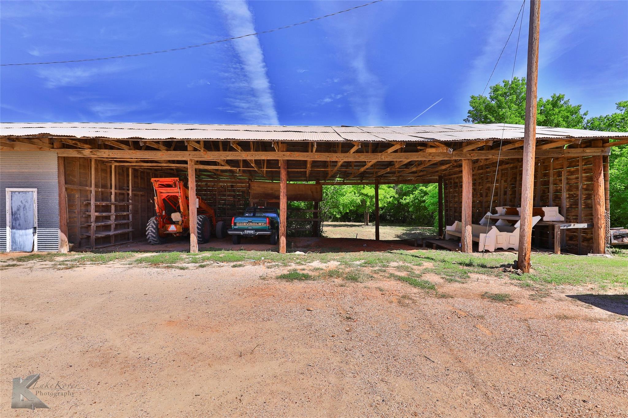 main property photo 4