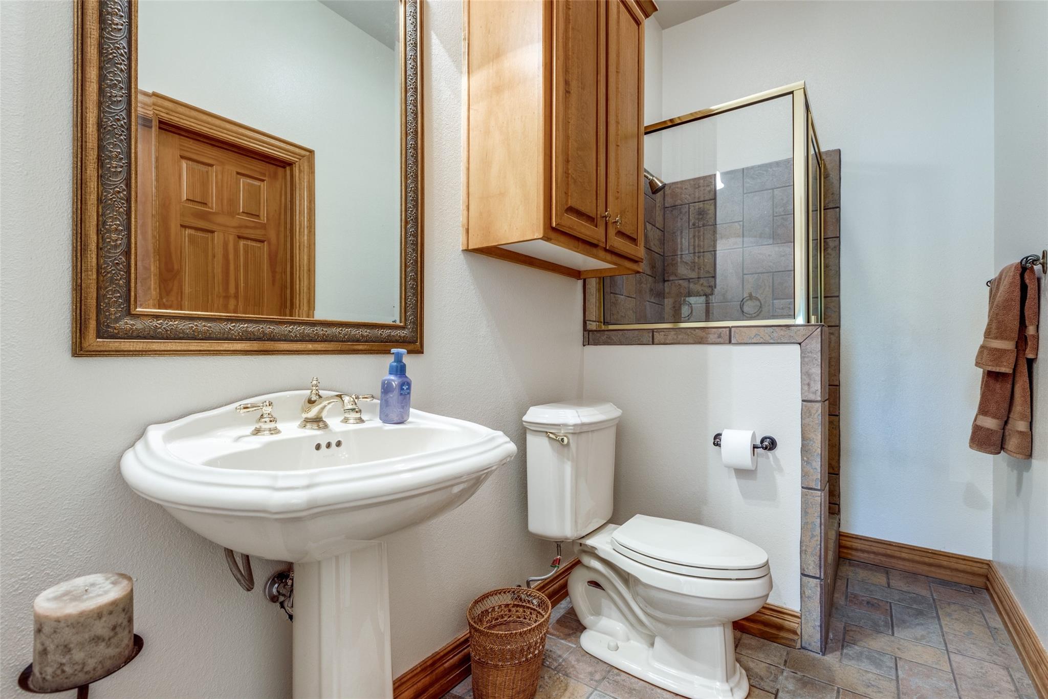 main property photo 15