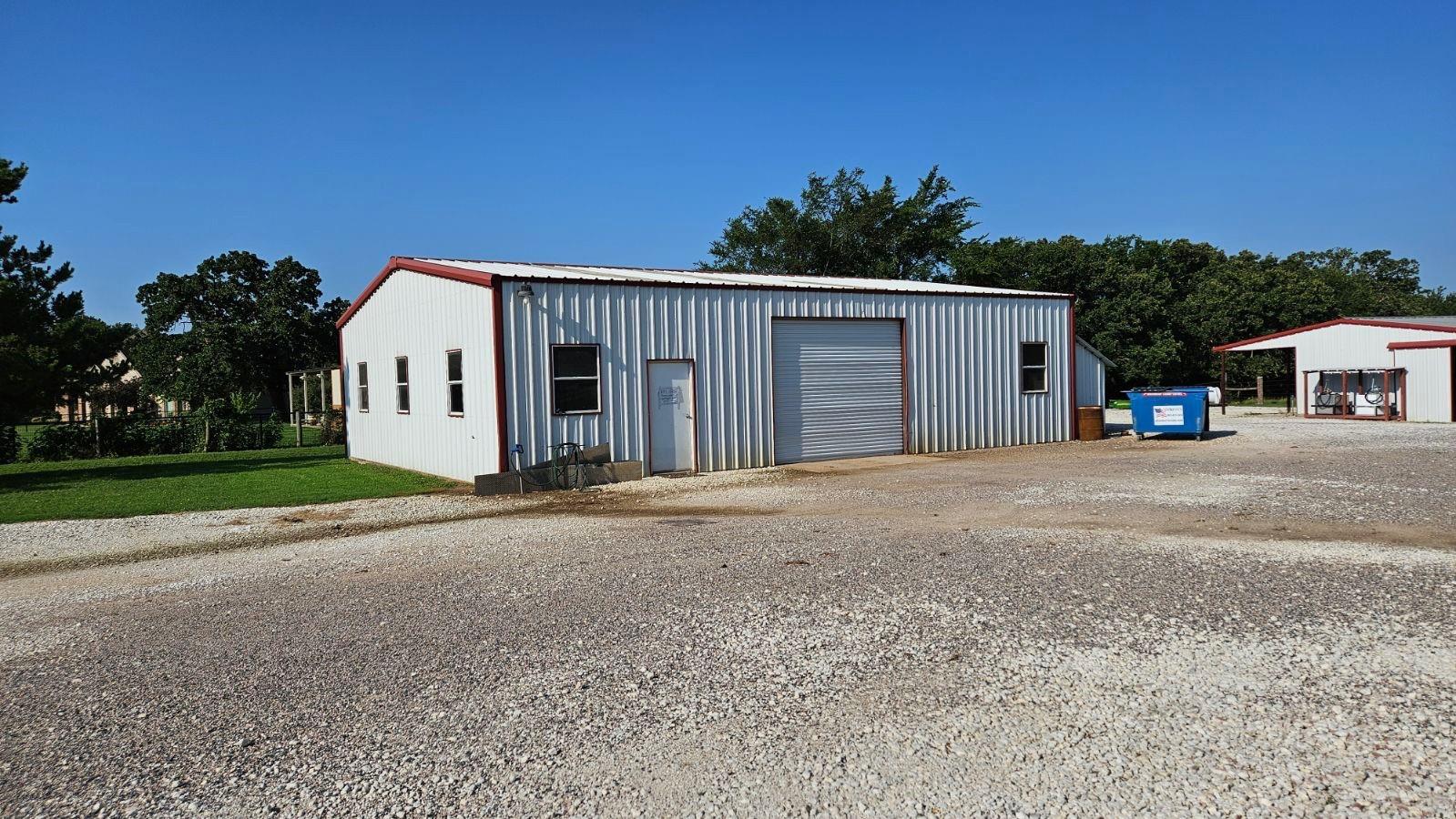 main property photo 30
