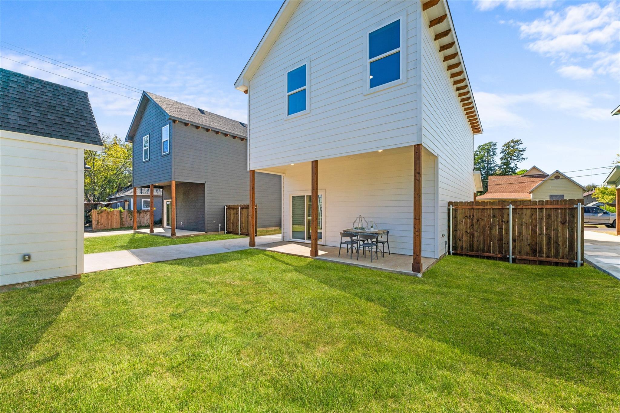 main property photo 22