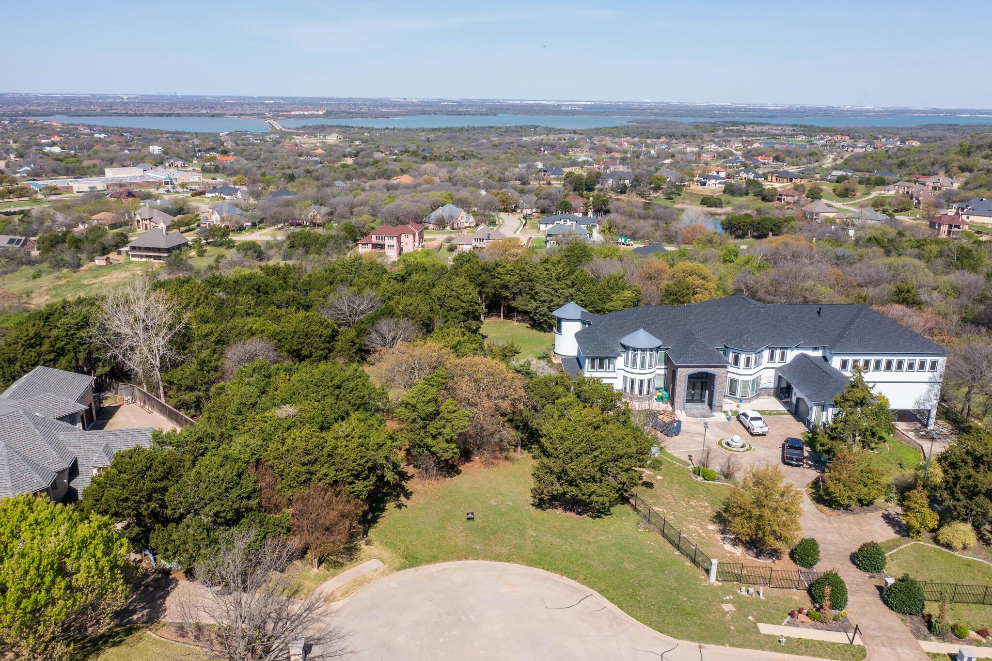 main property photo 6