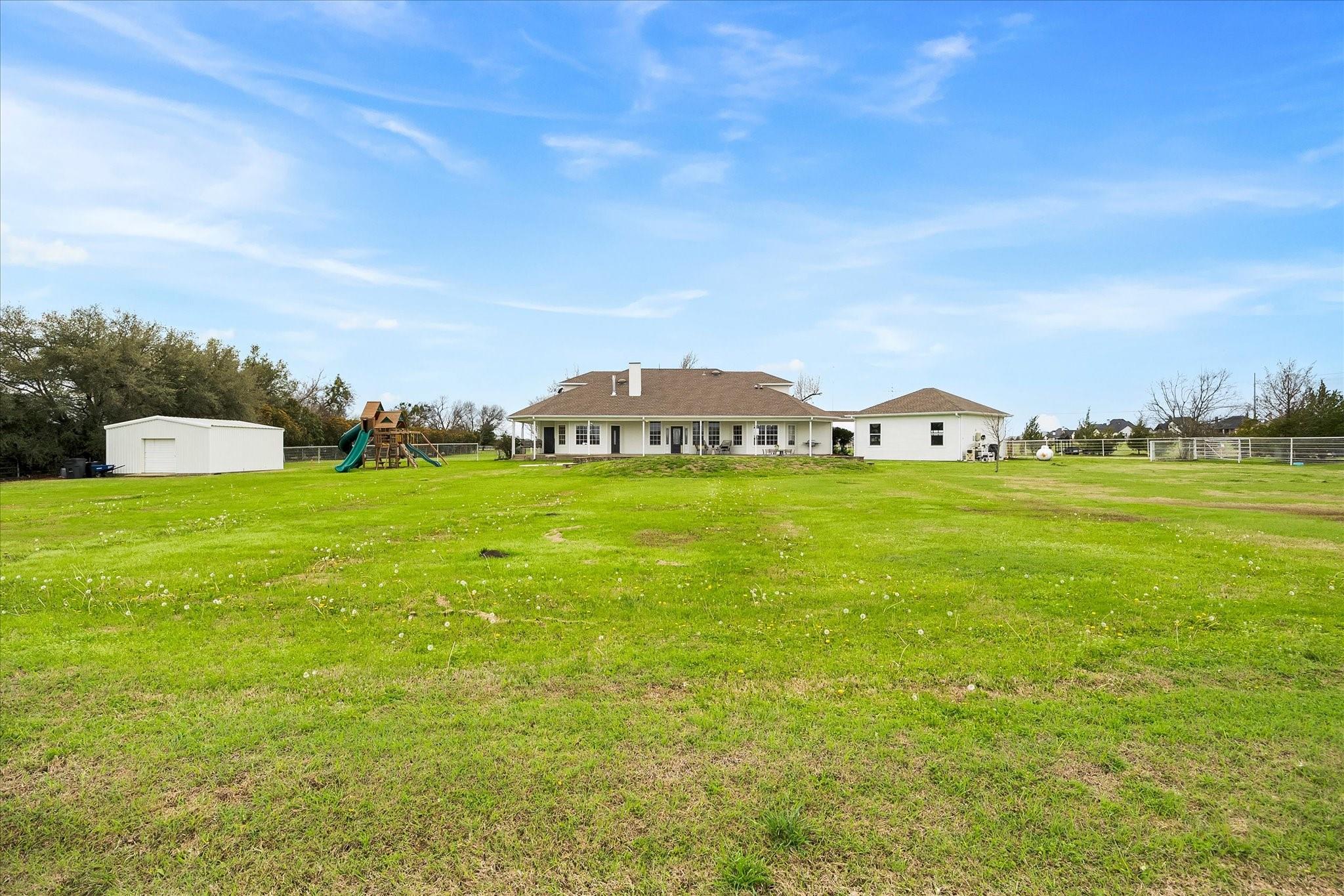 main property photo 32