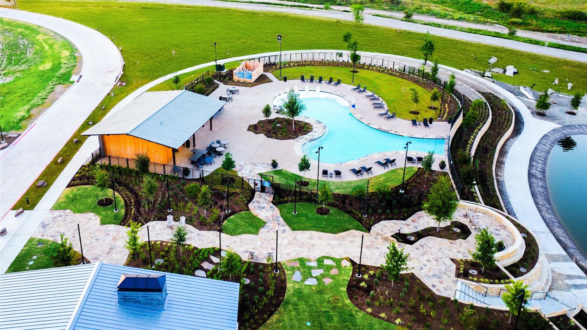 main property photo 32