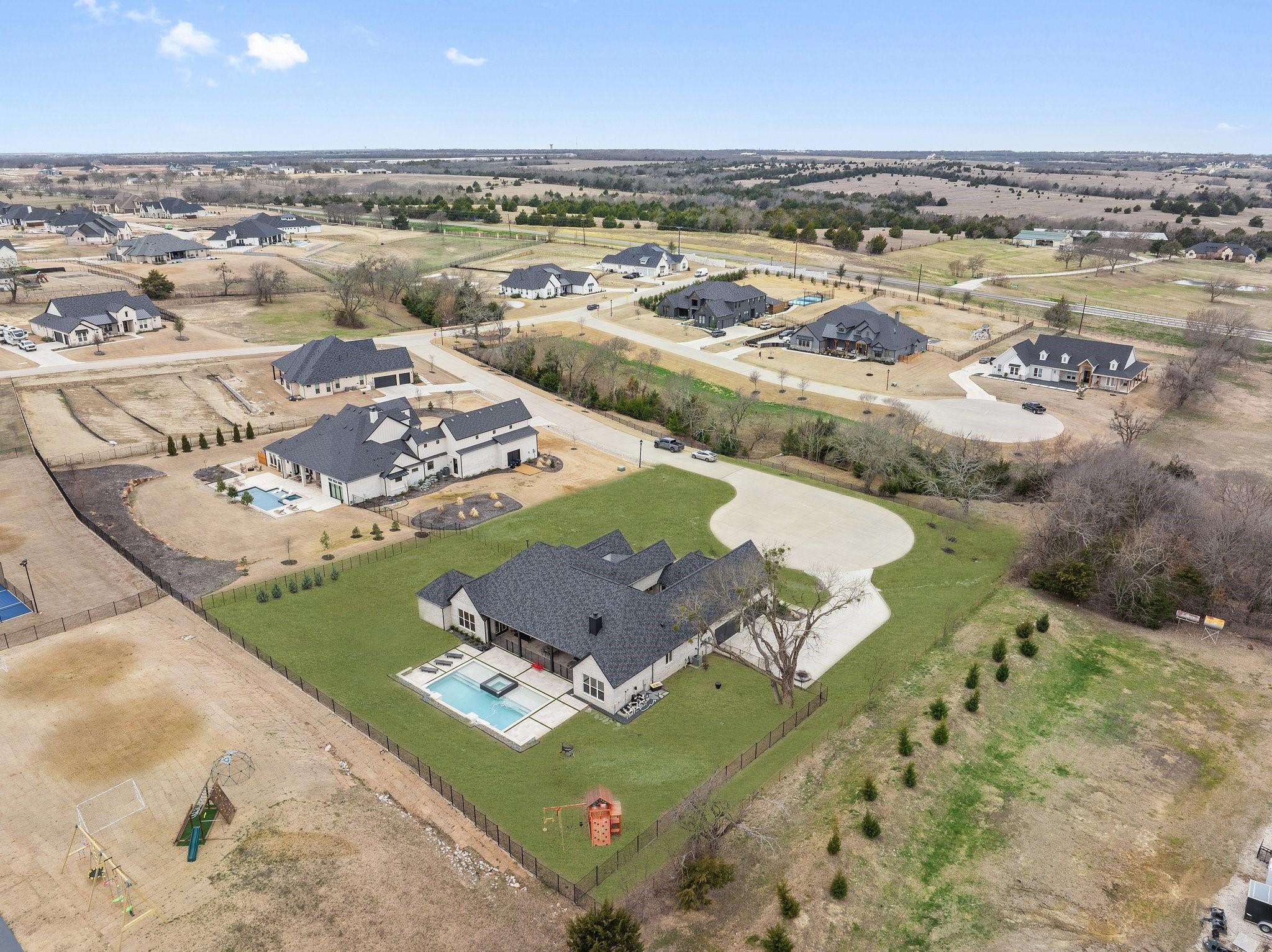 main property photo 39