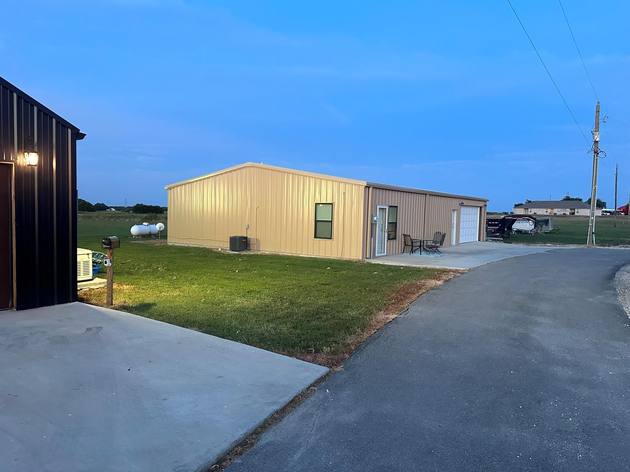 main property photo 14