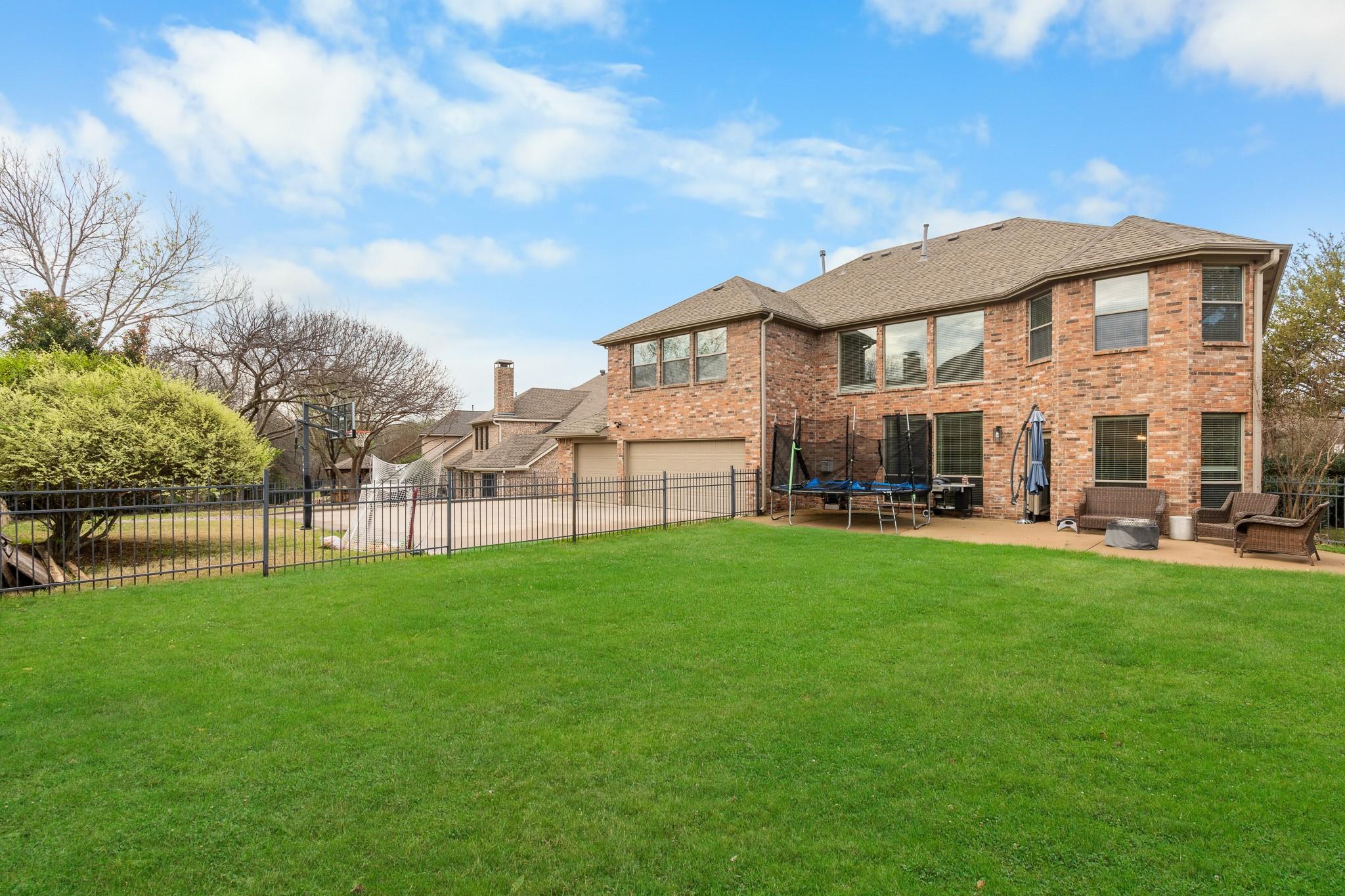 main property photo 4