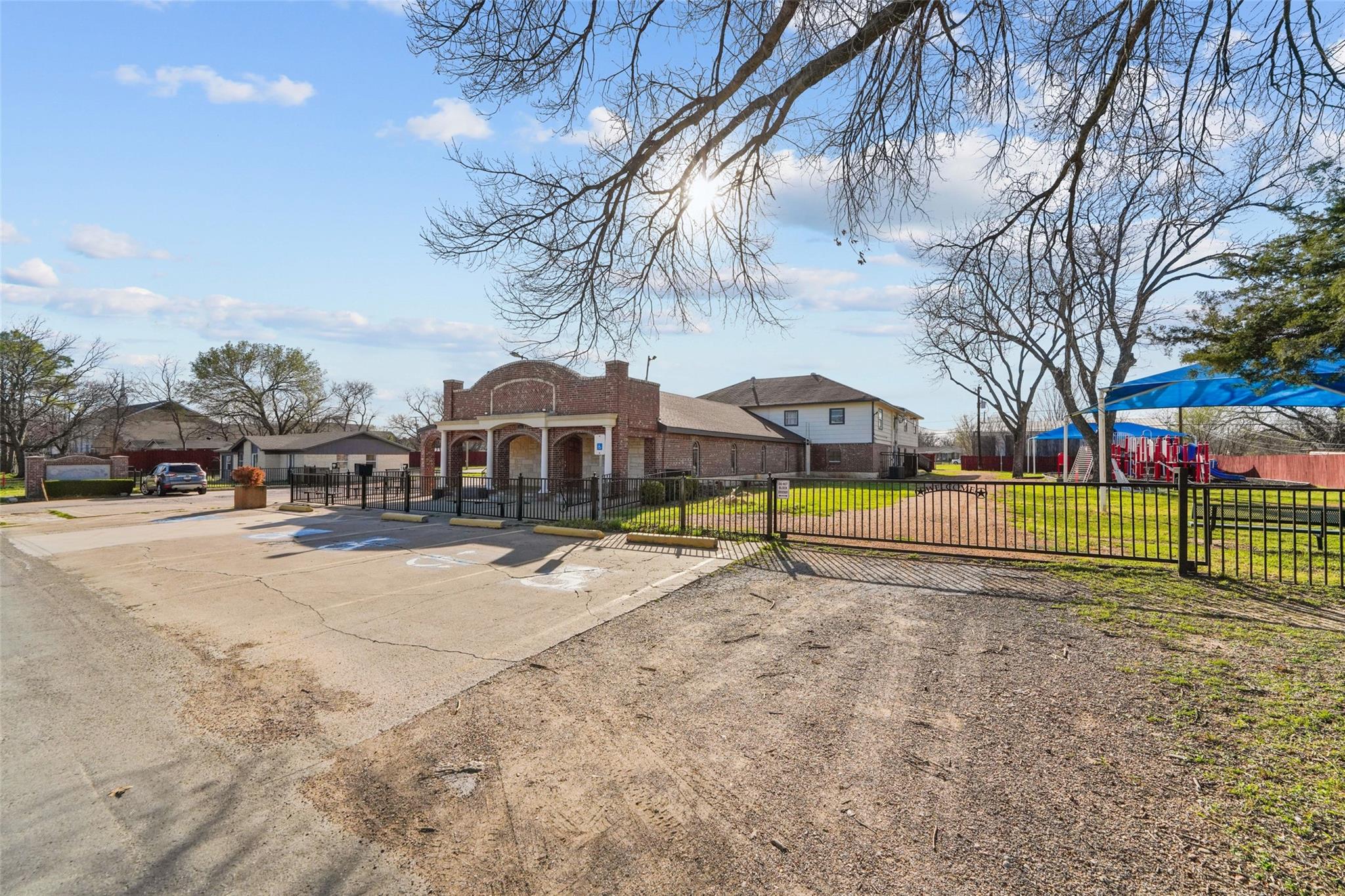 main property photo 1