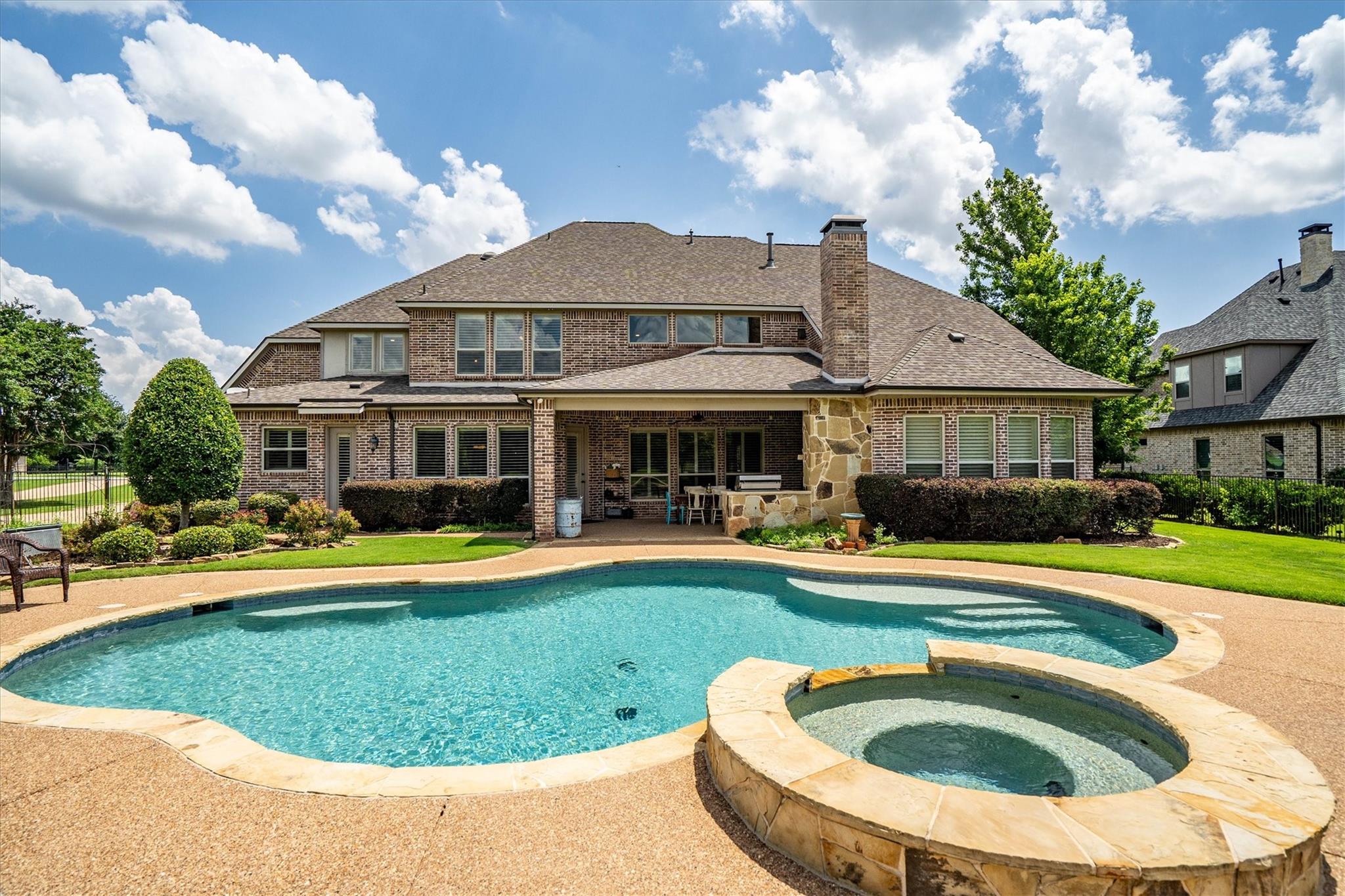main property photo 34