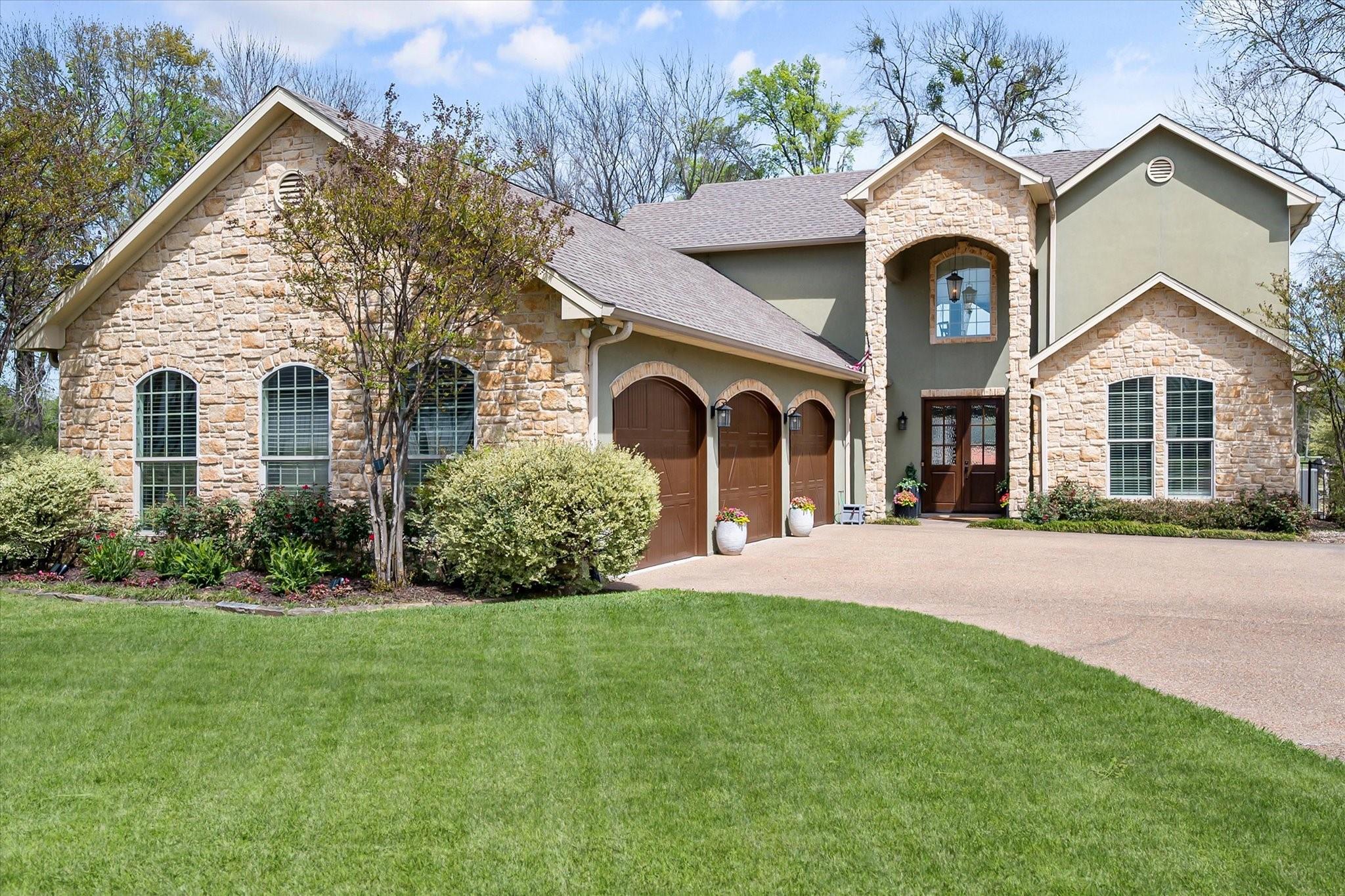 main property photo 3