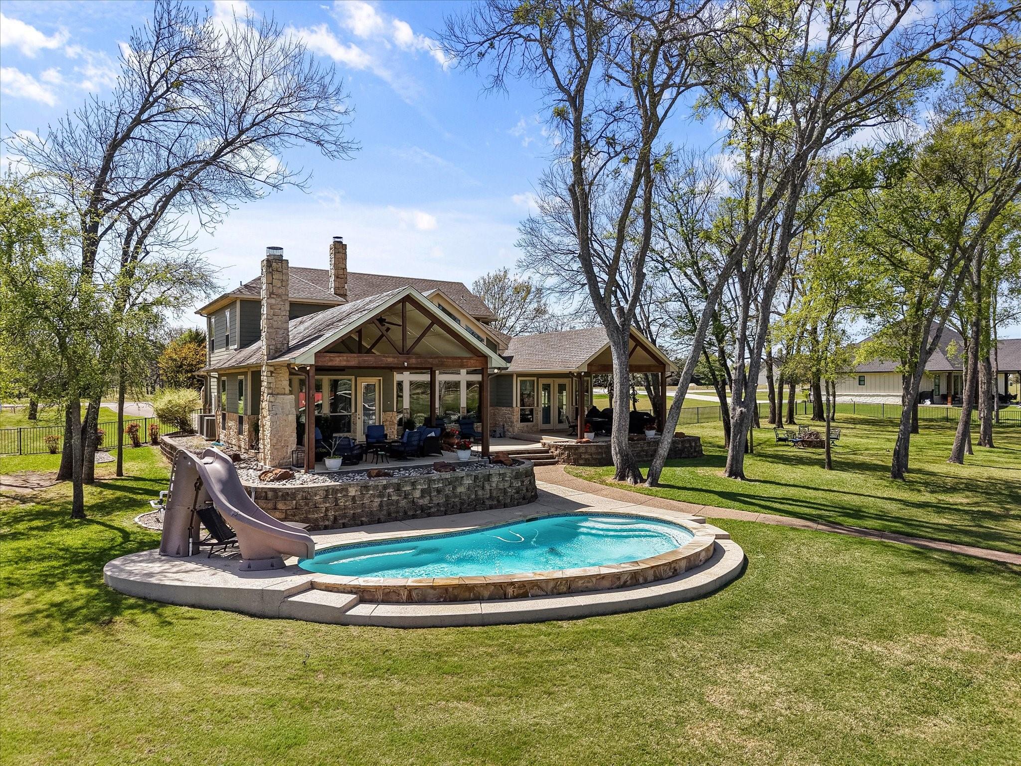 main property photo 32