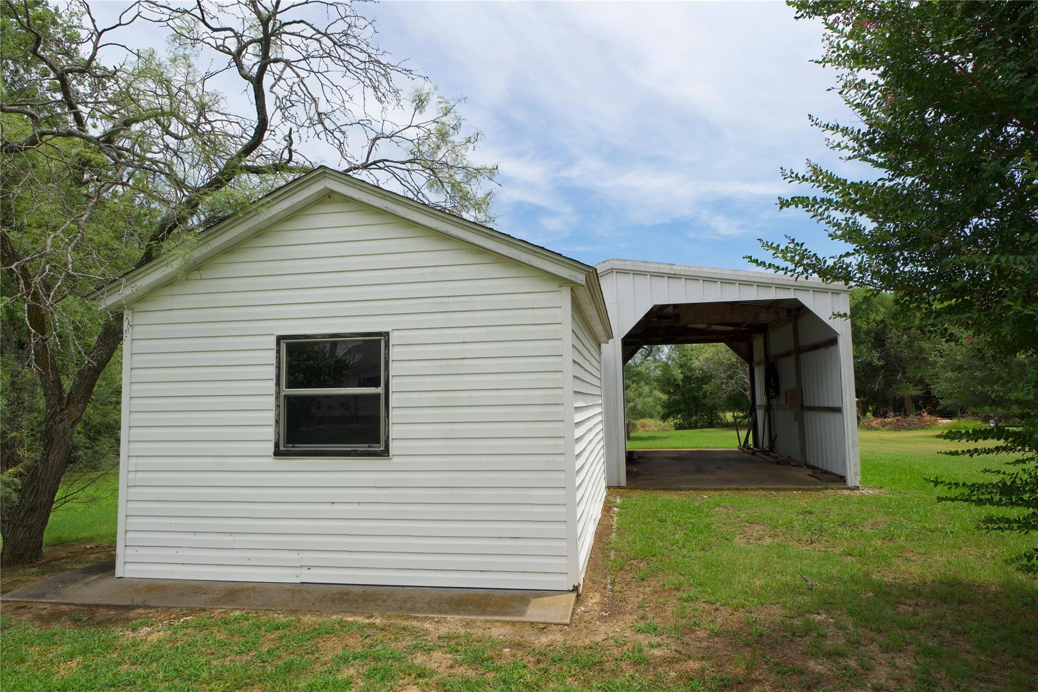 main property photo 5