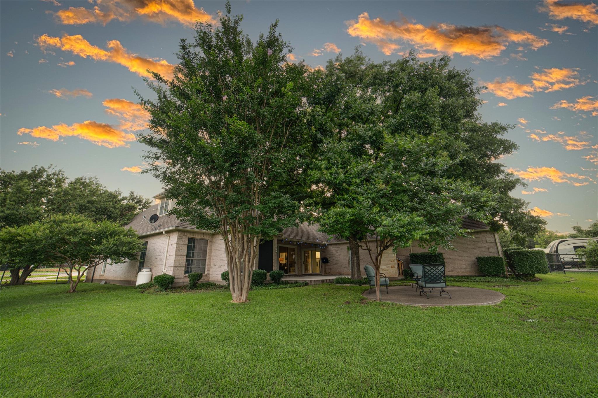 main property photo 30