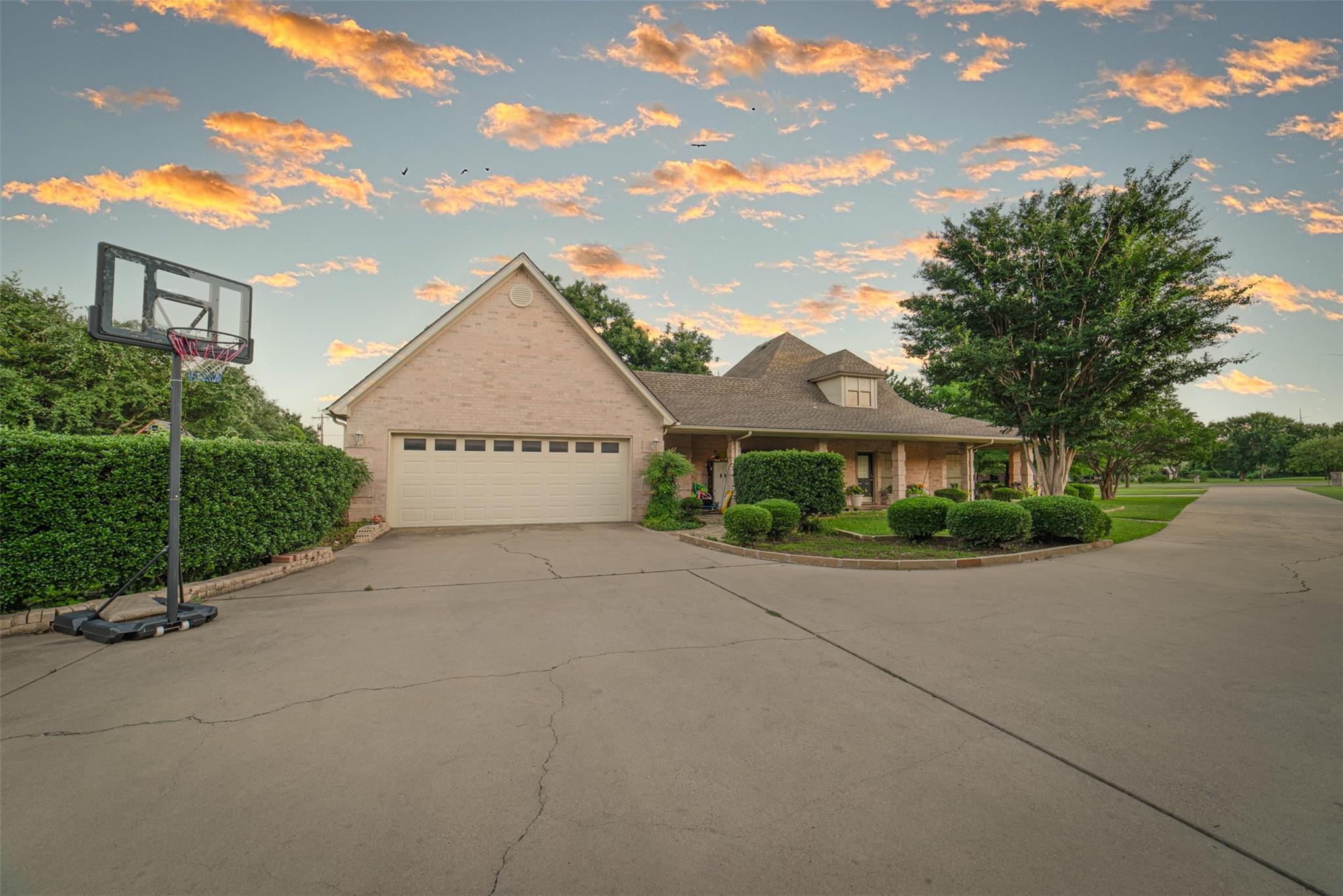 main property photo 31