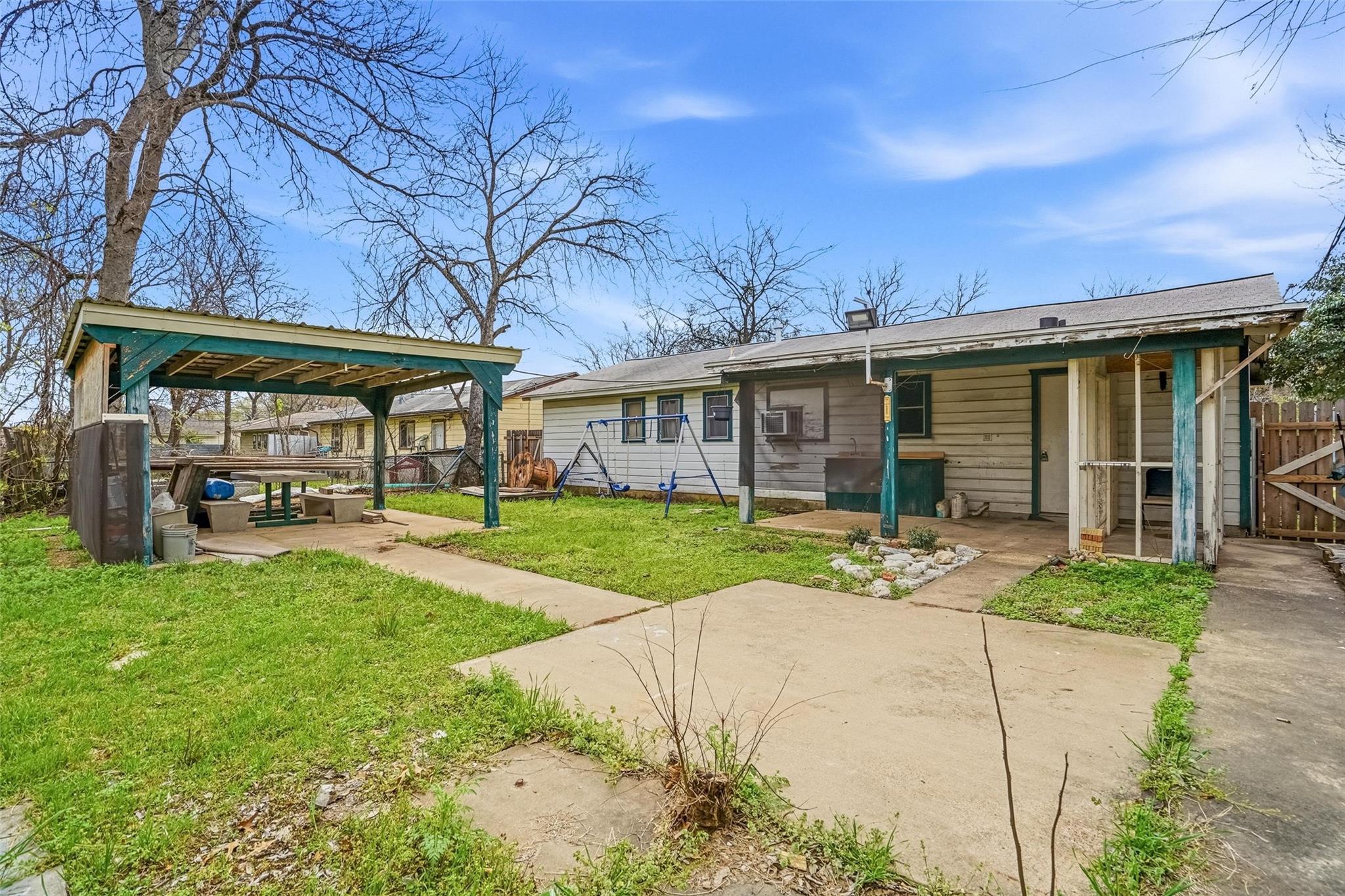 main property photo 16