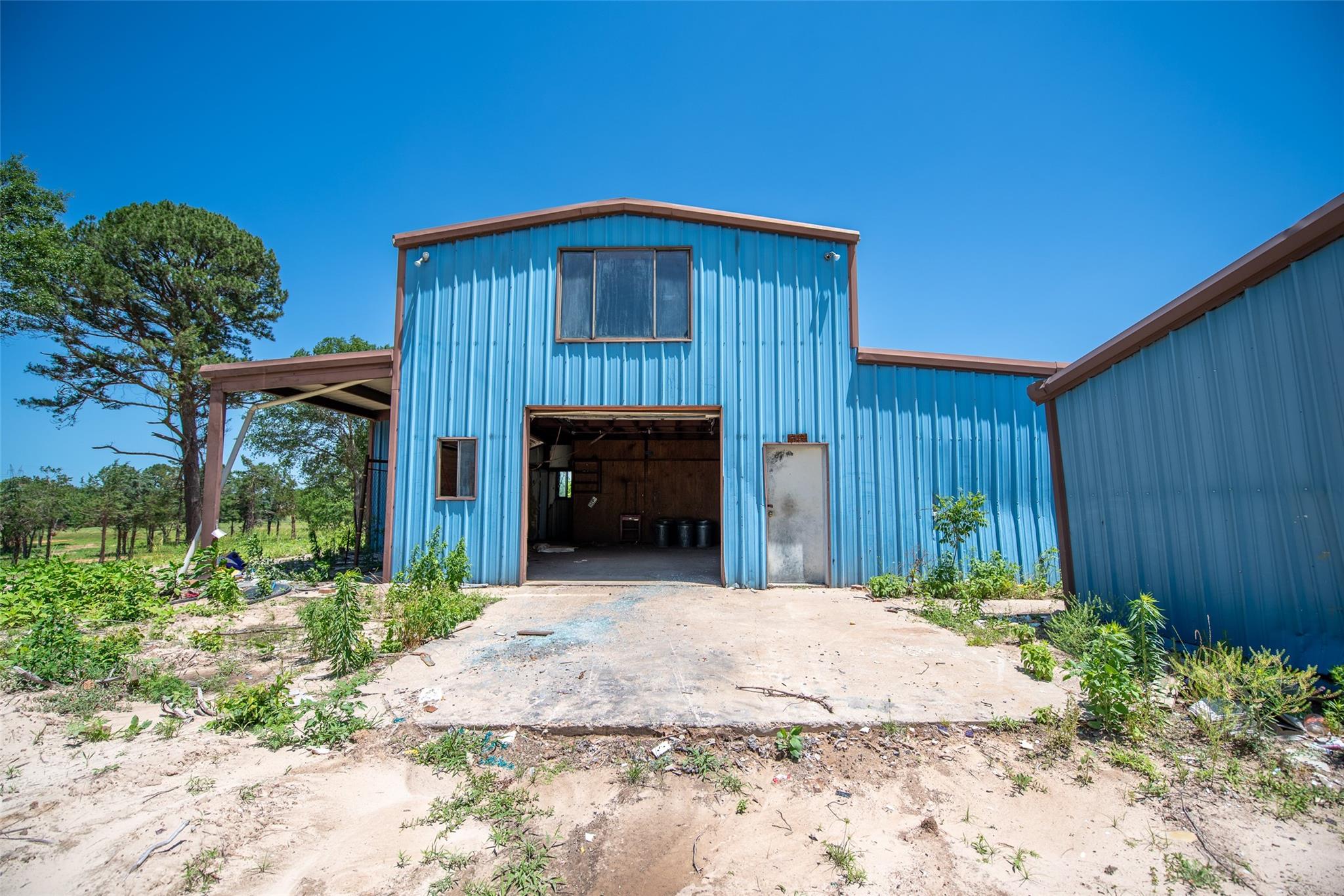 main property photo 9