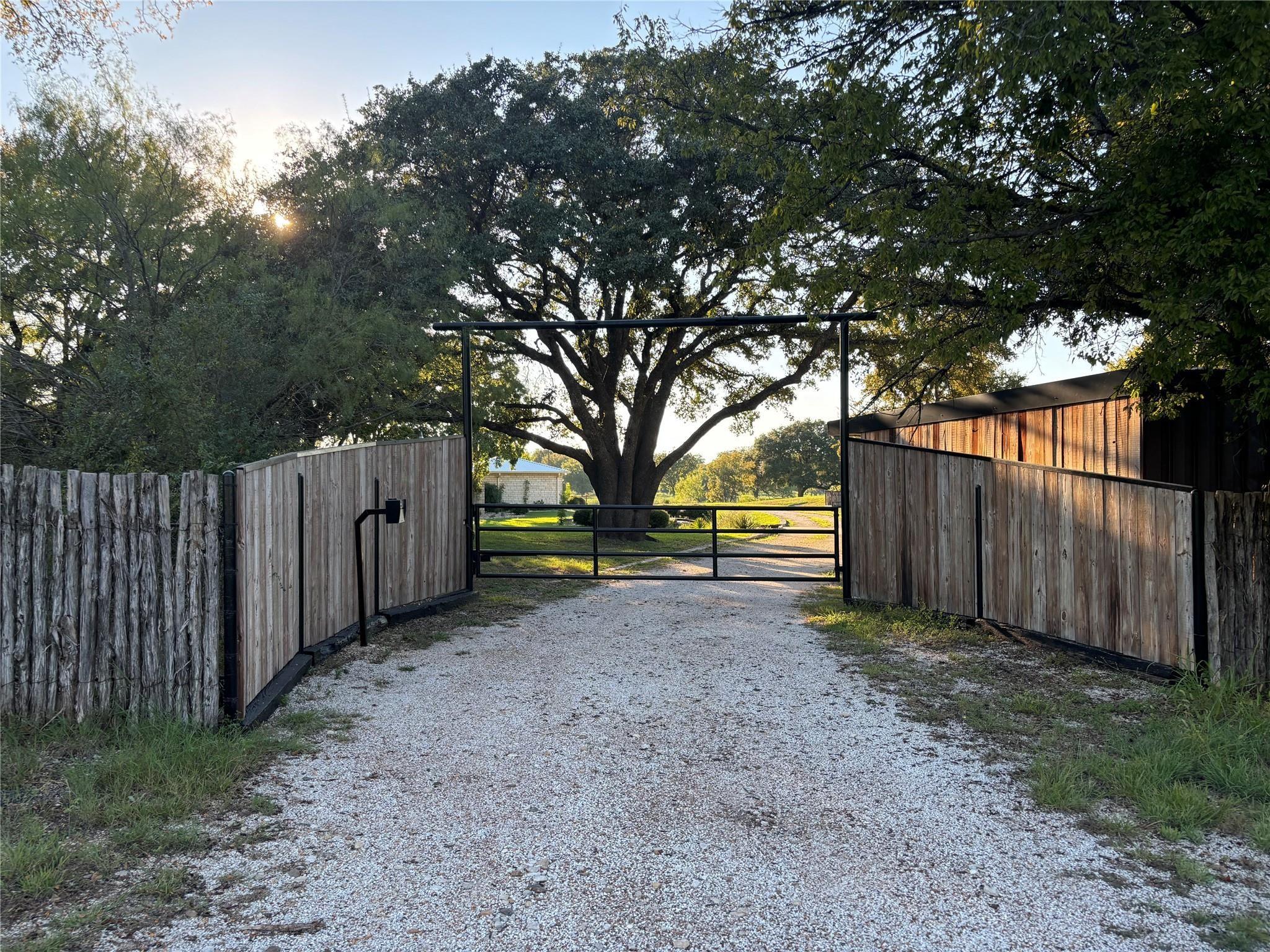 main property photo 11