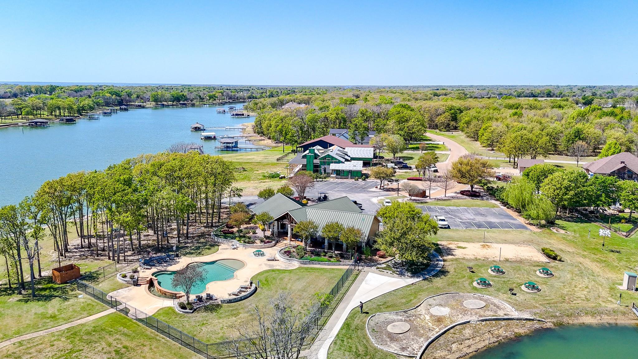 main property photo 17