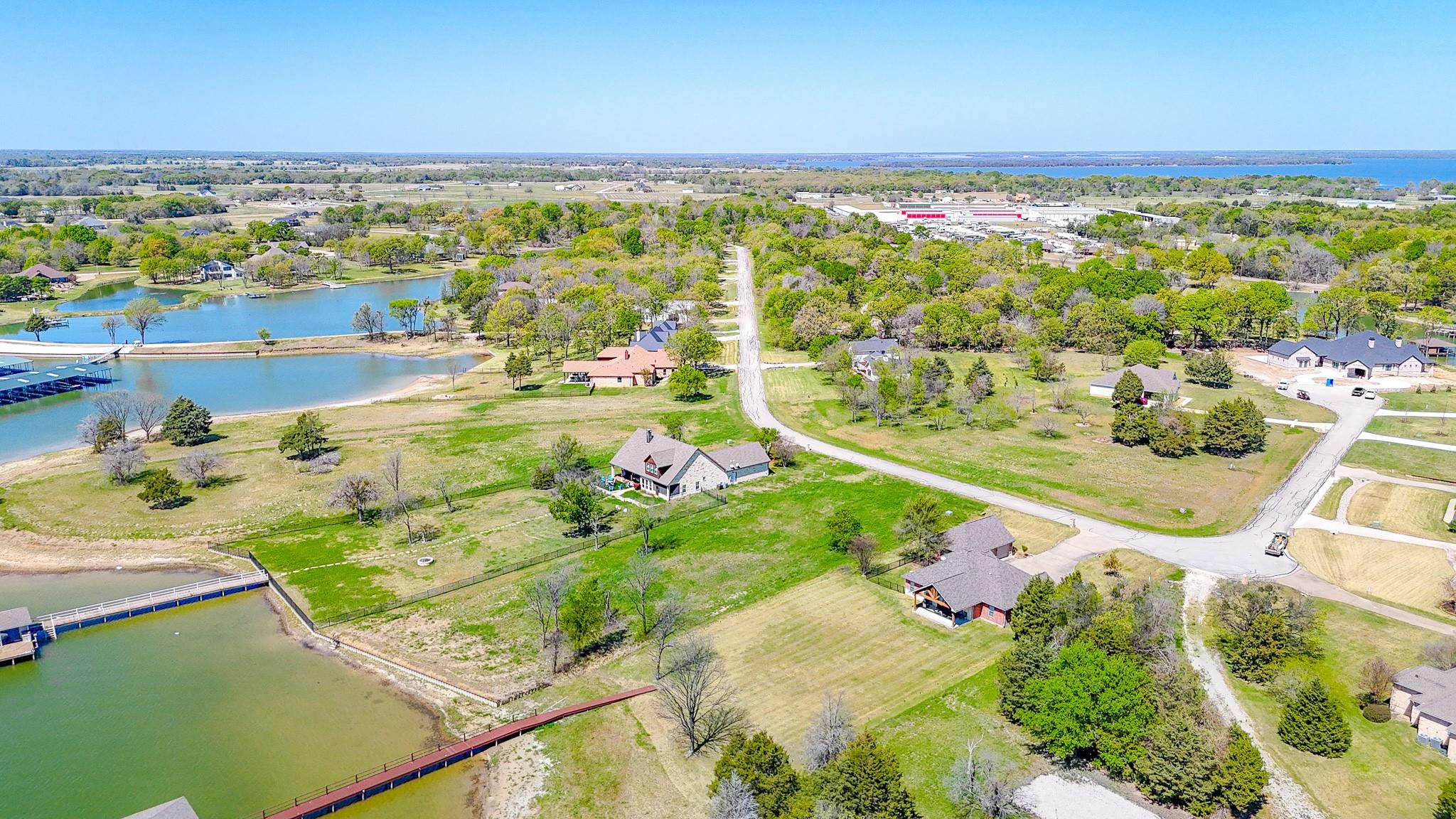 main property photo 30