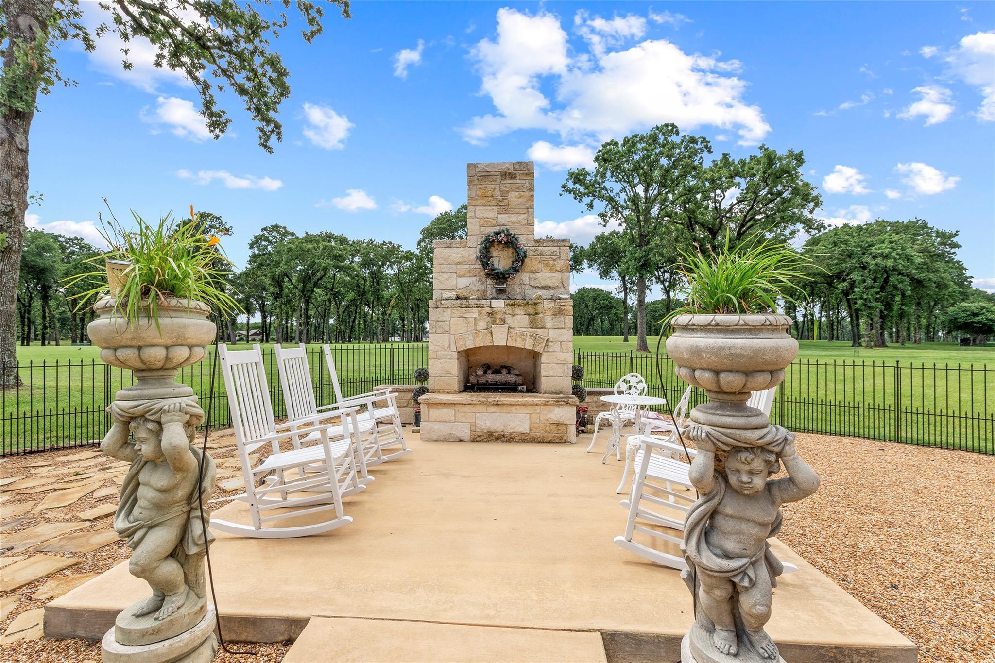 main property photo 30