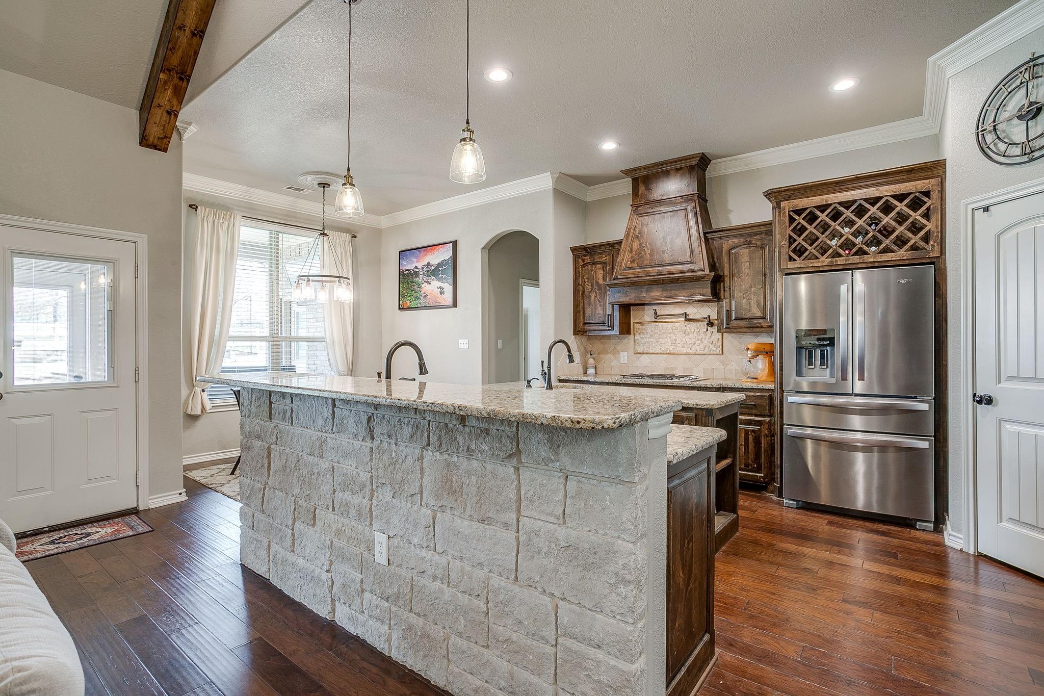 main property photo 12