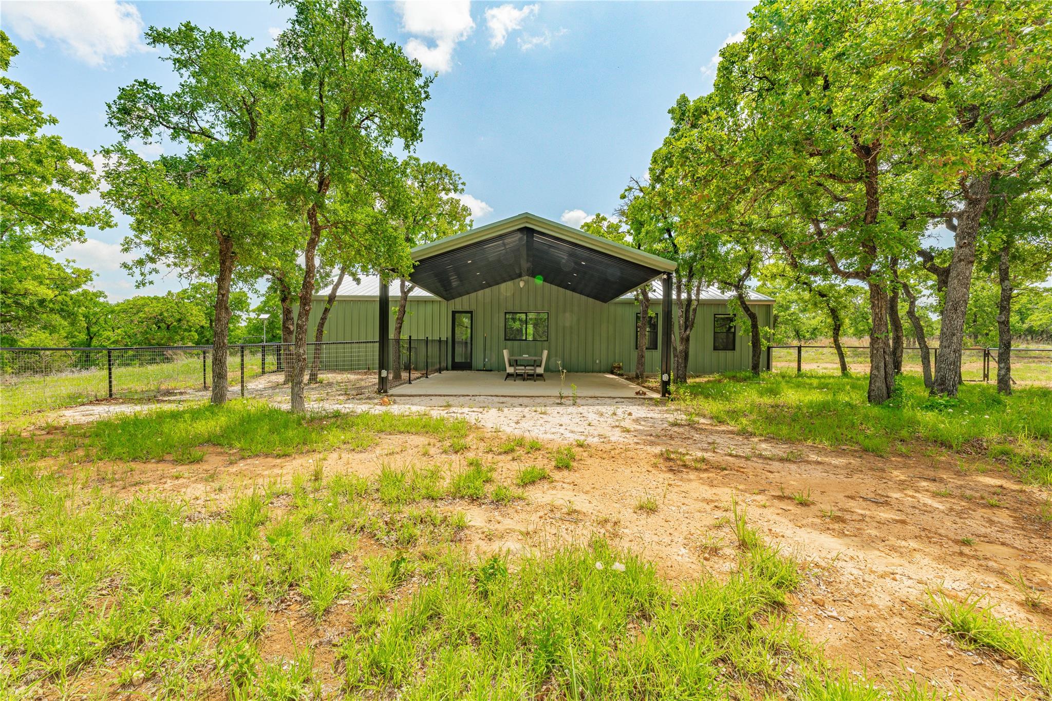 main property photo 34