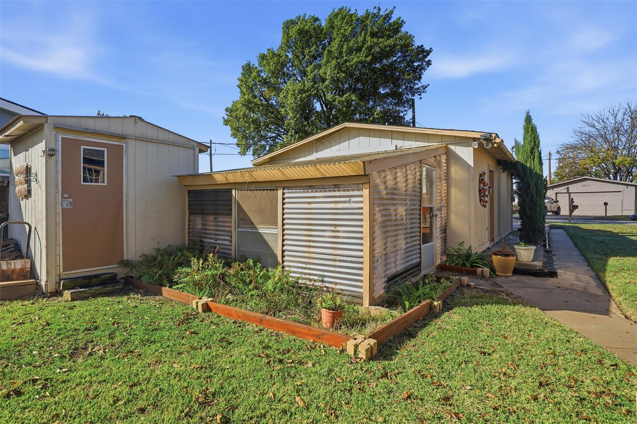 main property photo 22