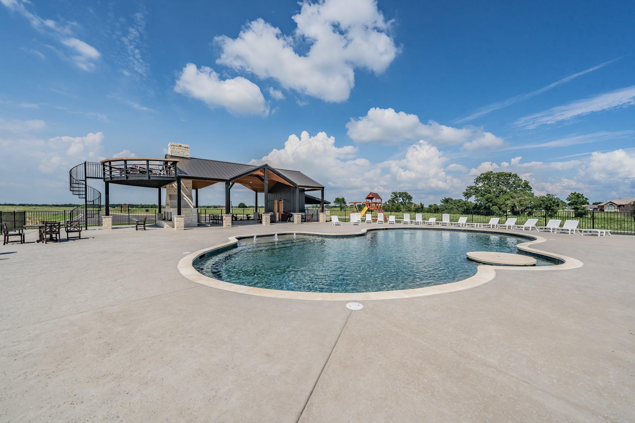 main property photo 24