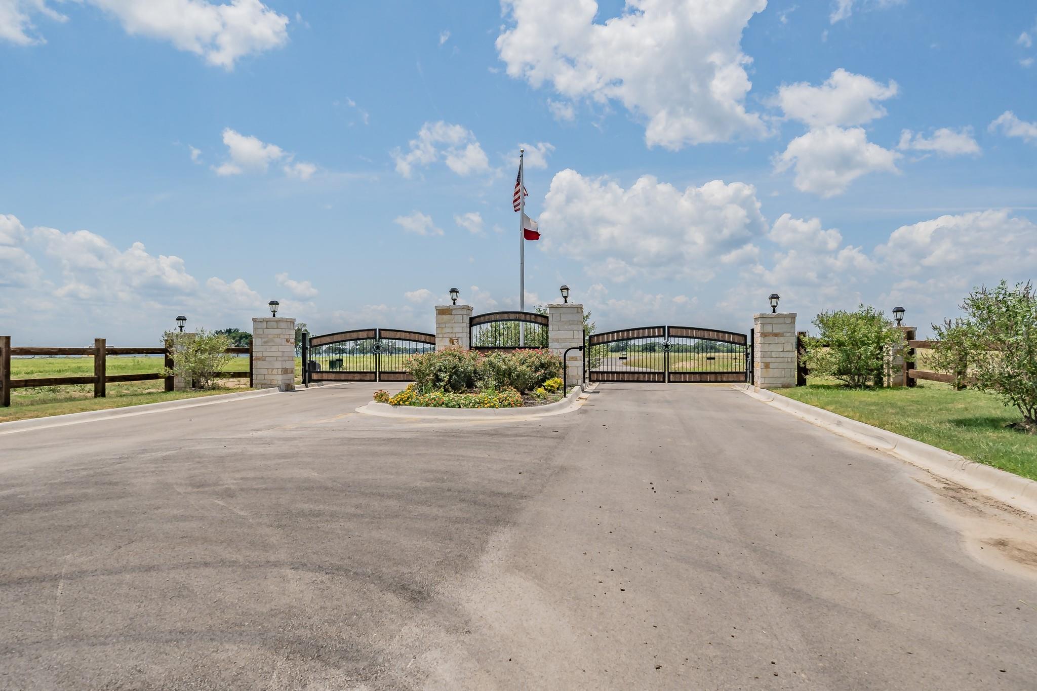 main property photo 32