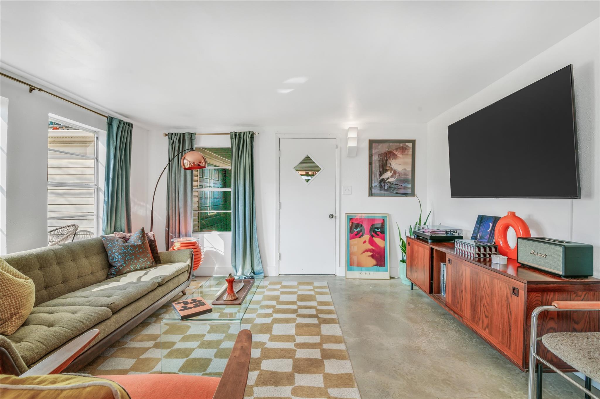 main property photo 25