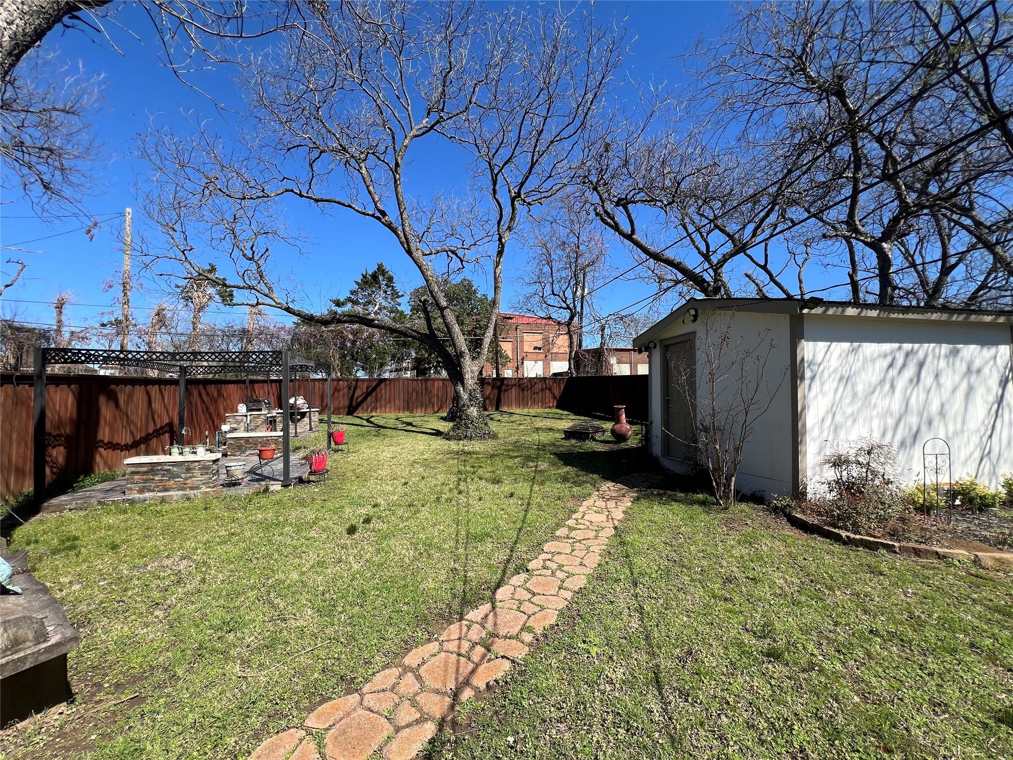 main property photo 26